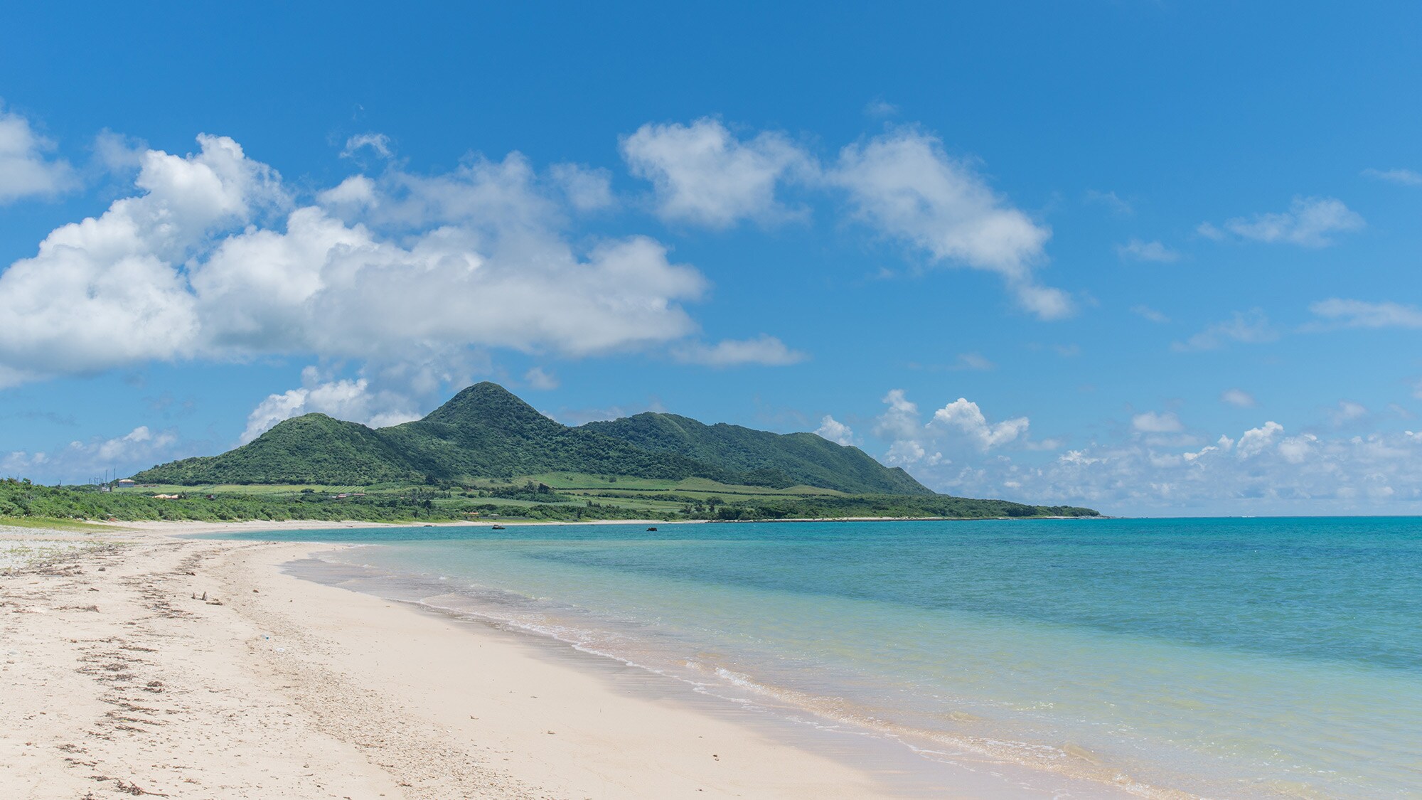 The beach behind the villa