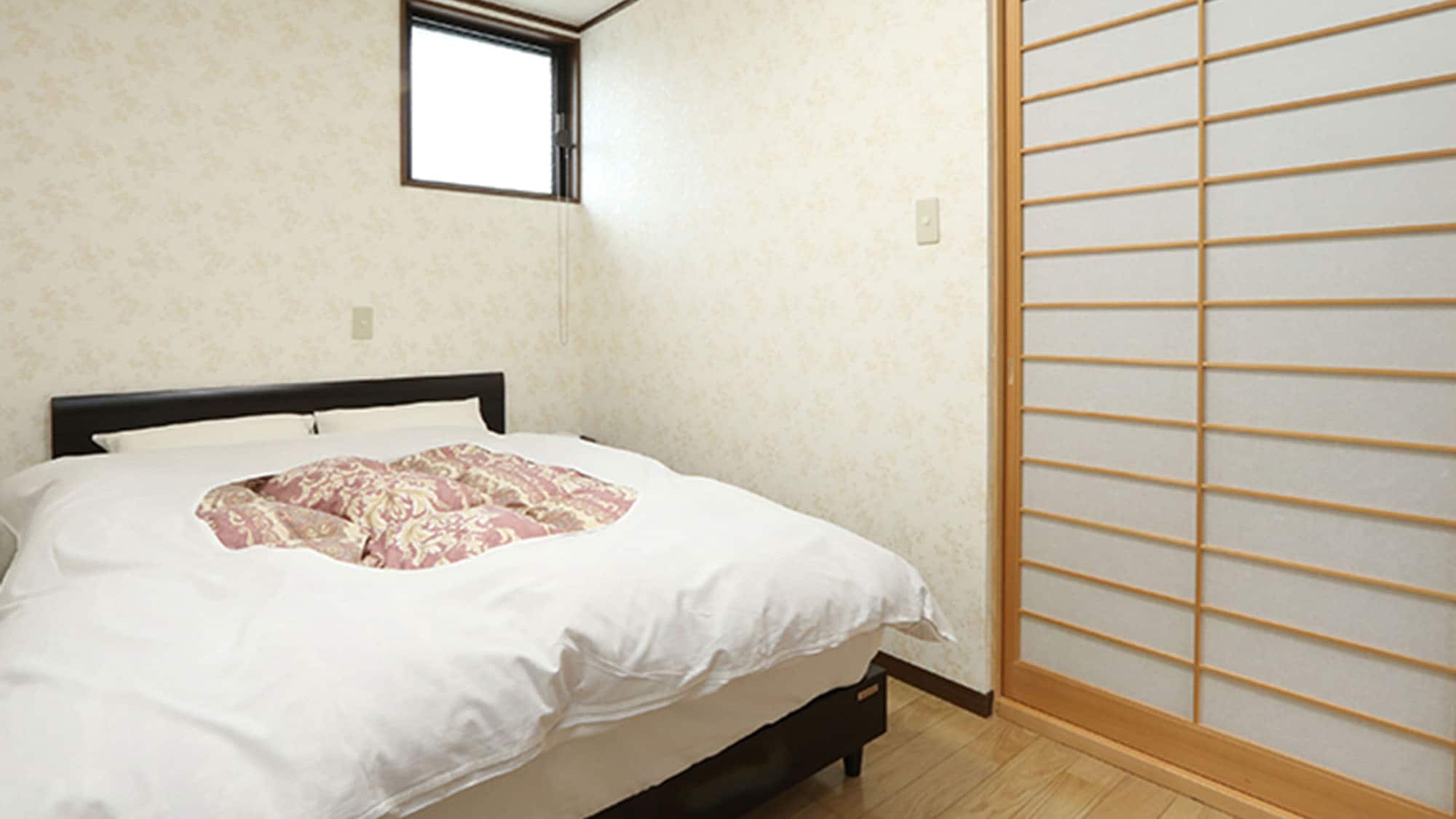 ・ "Sumire / Kaede" room: Up to 3 people can stay