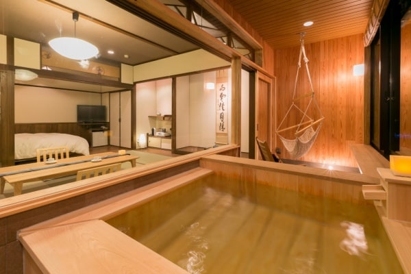 Japanese-Western style room with semi-open-air bath-Ran-