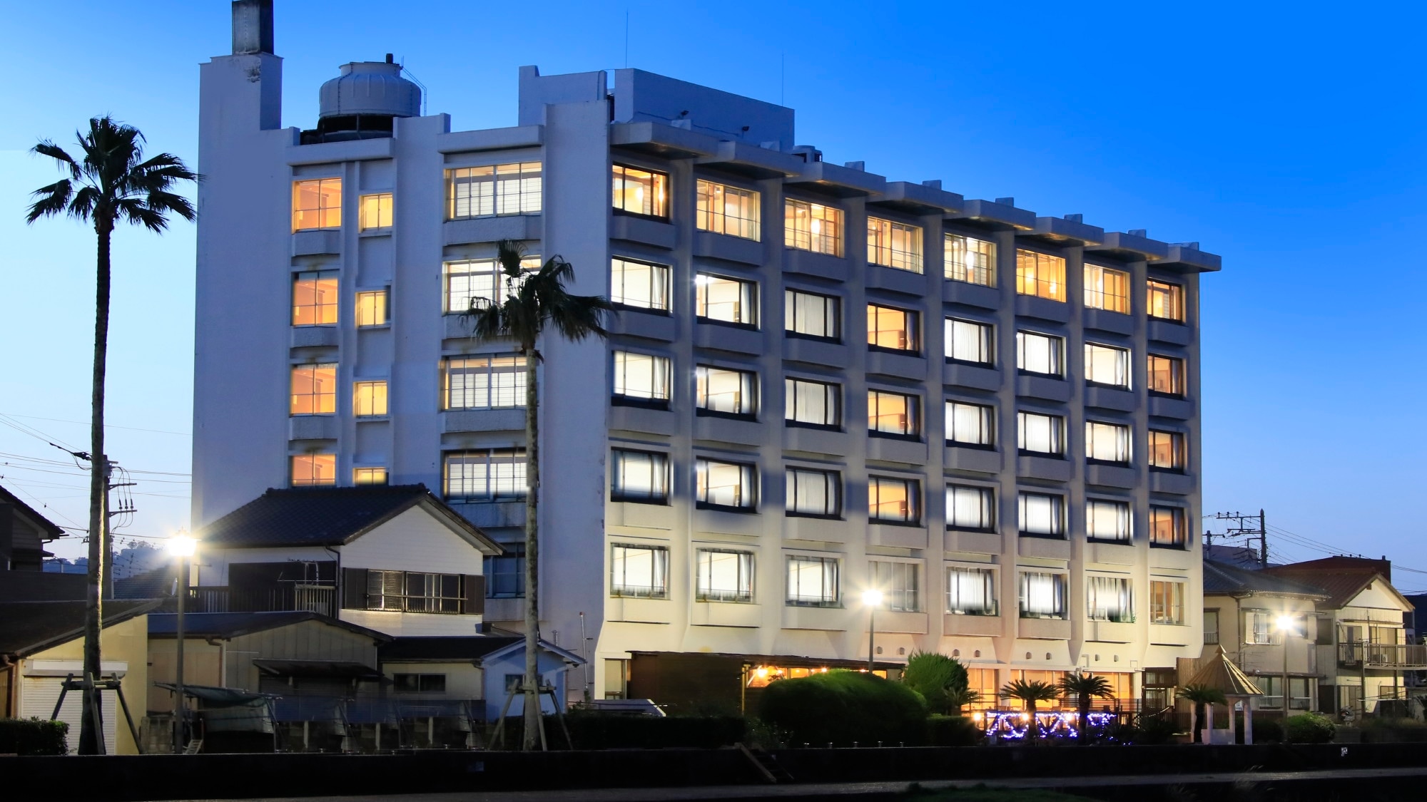 [Exterior] All rooms have ocean views