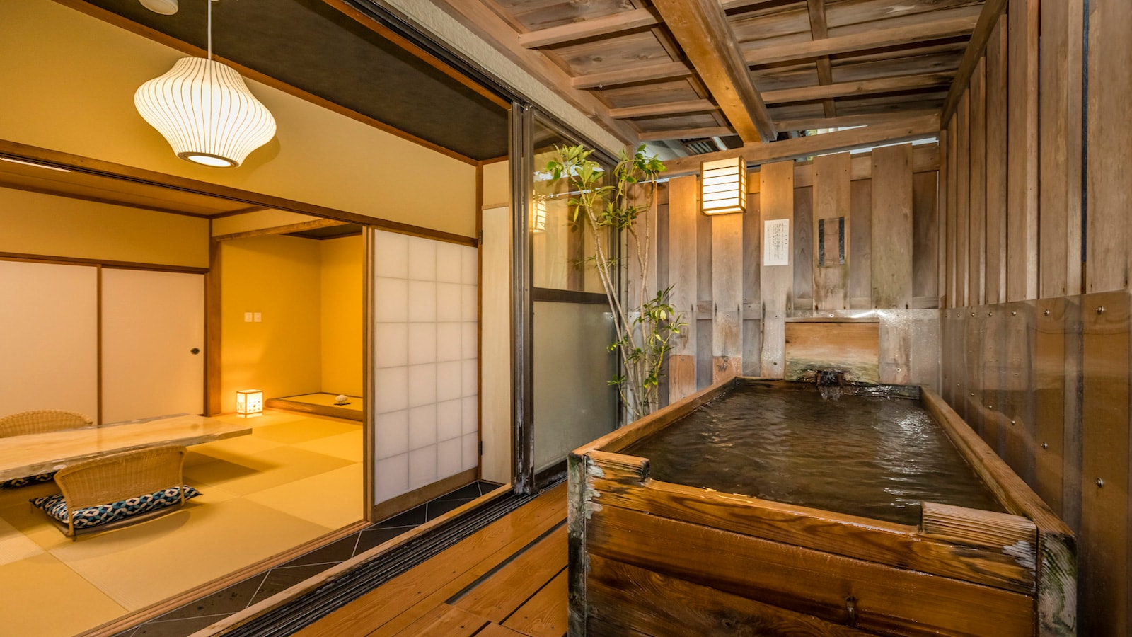 [Large] Japanese-style room with 10 tatami mats + twin room