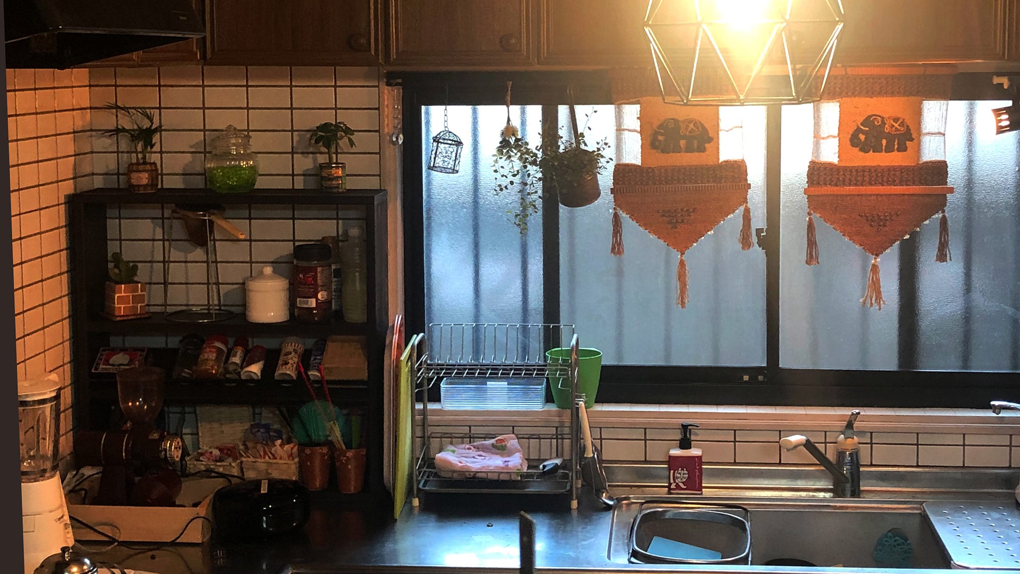 ・ You can use the kitchen in the common area freely.