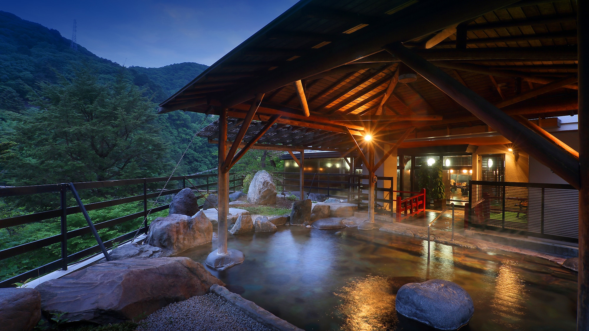Large public bath "Oniguro Miyu" / open-air bath
