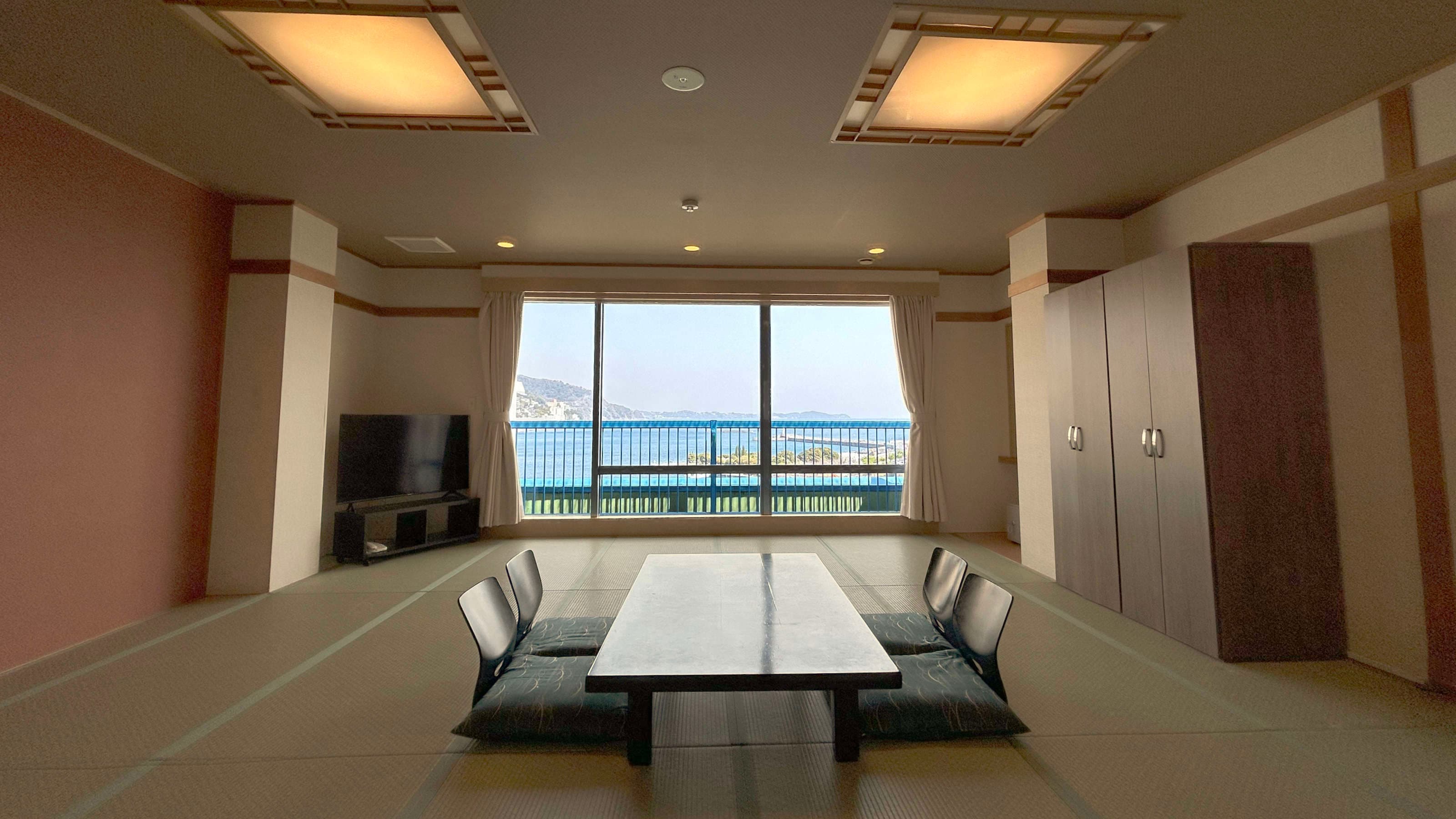 [Special room, top floor] Large Japanese-style room (use stairs)