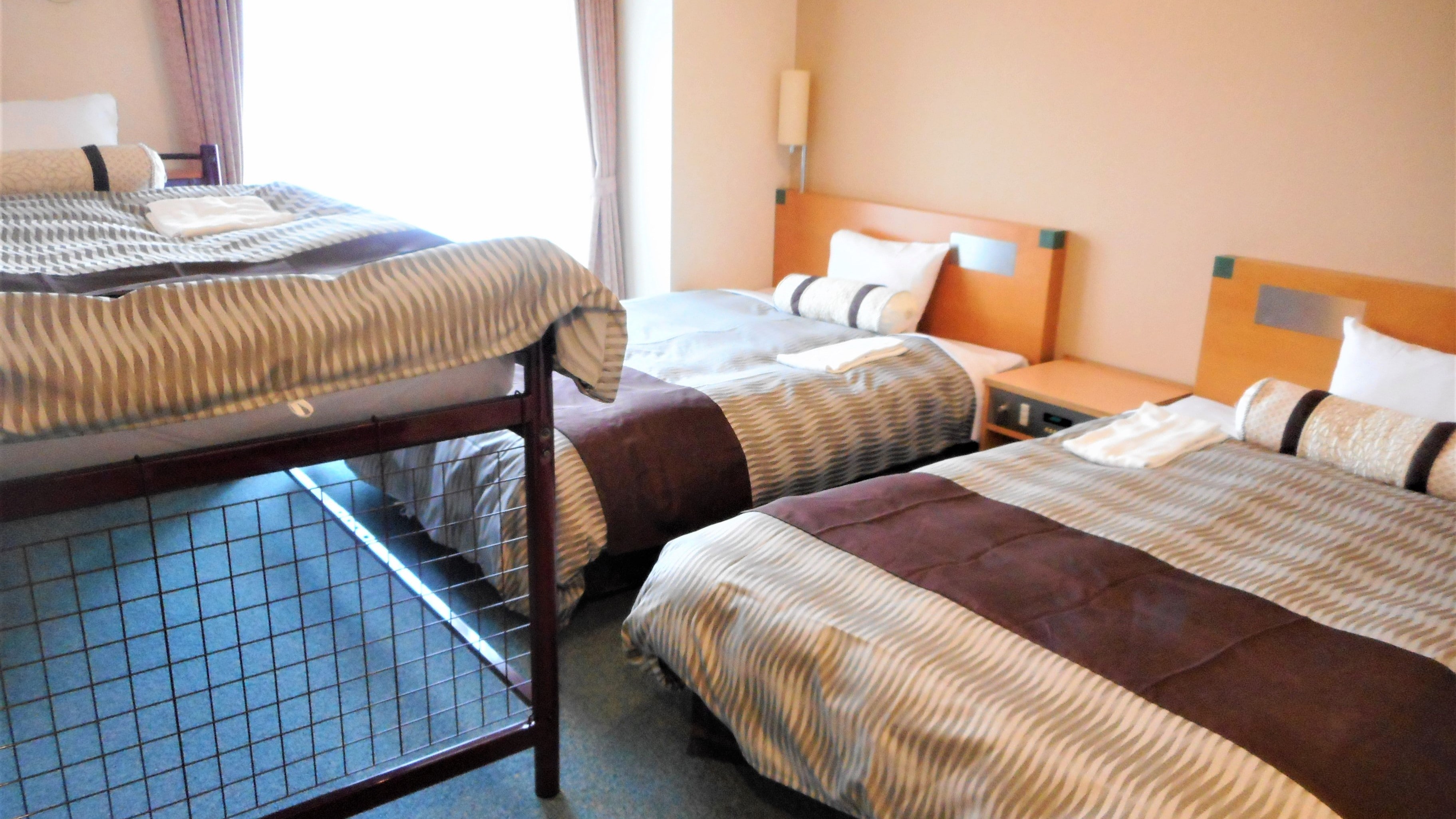 Deluxe Twin (Loft Room) 4