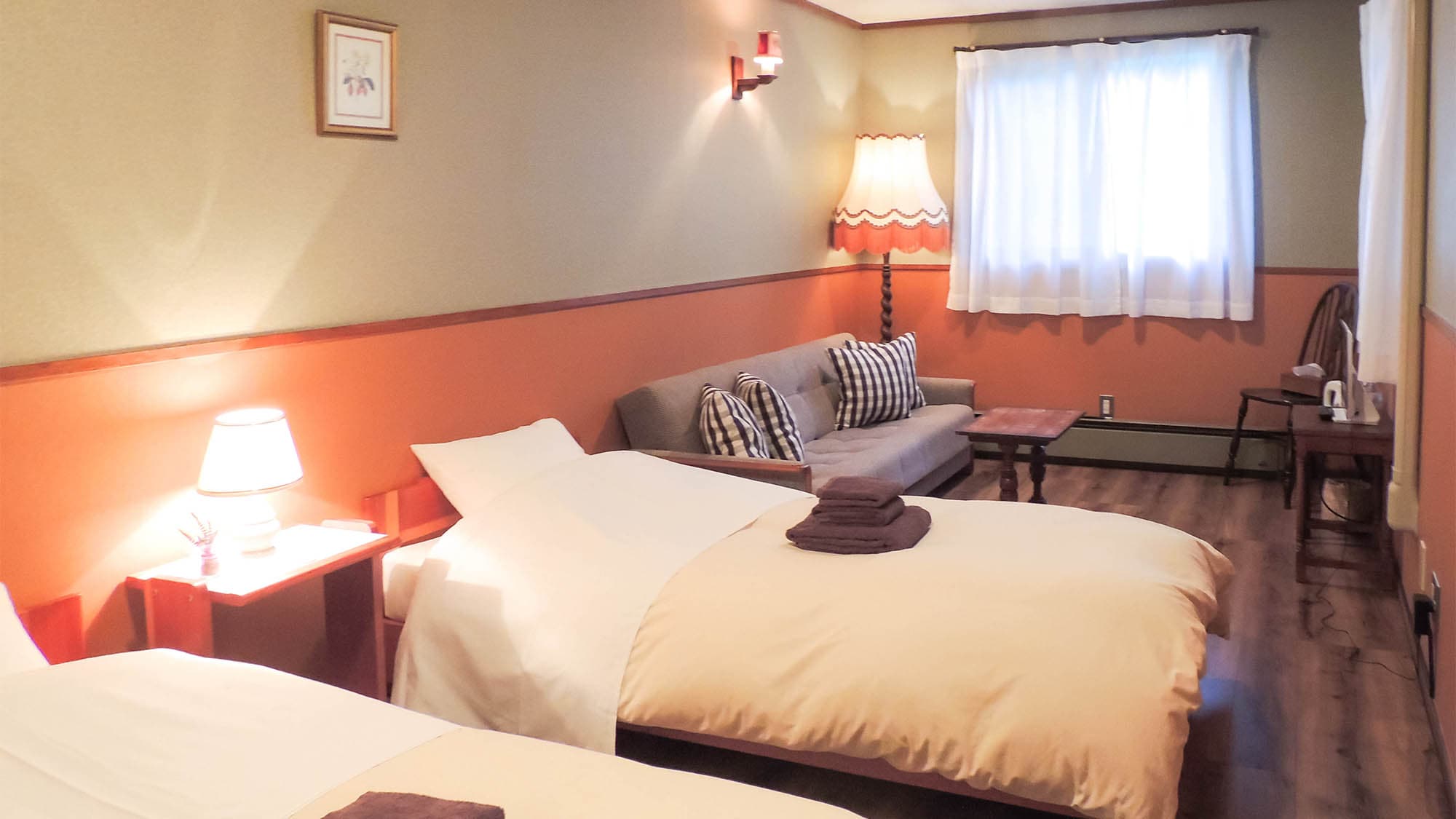 ・ [Twin room with bathroom] You can spend your time on the sofa ◎