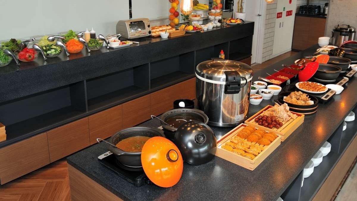 GR. Breakfast buffet