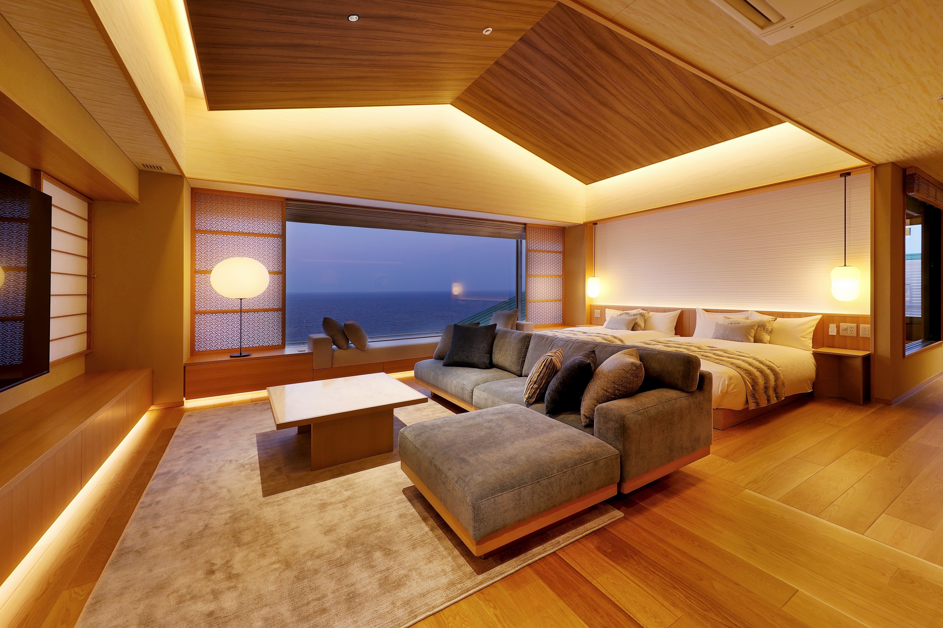 Top floor suite (living room)
