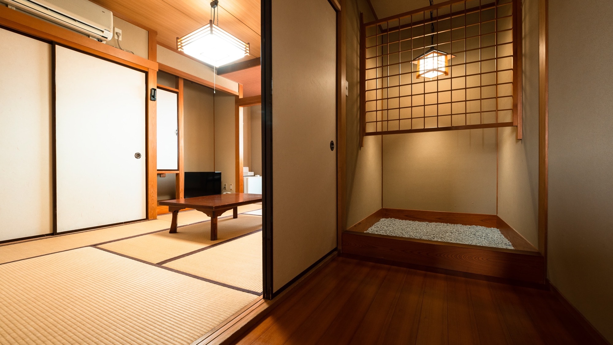 Japanese-style room (6 tatami mats)