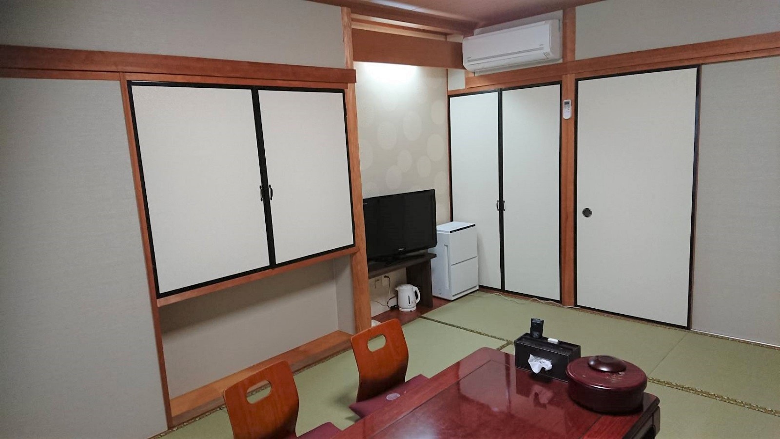 Sea side 10 tatami Japanese-style room + wide edge 201