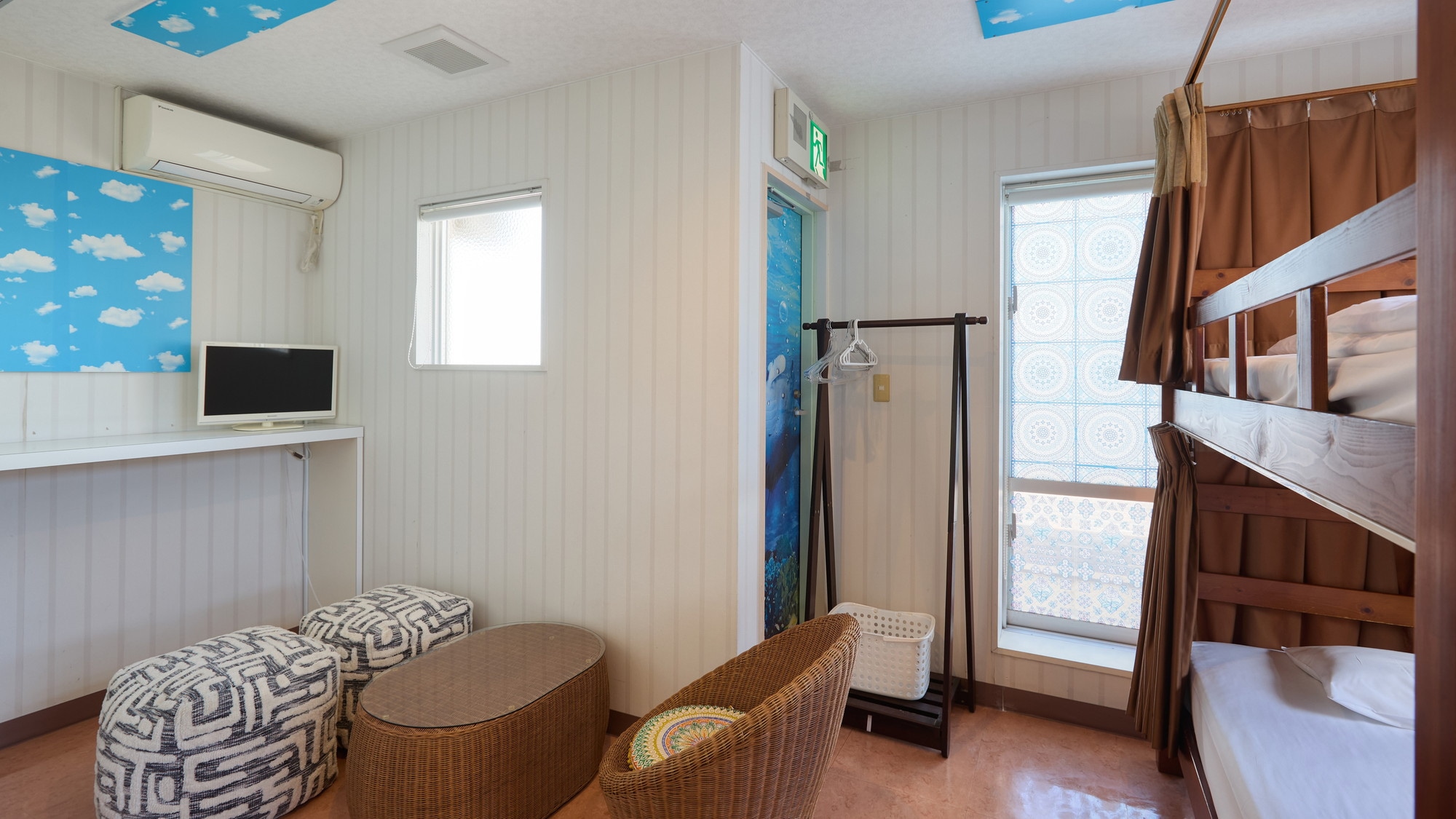 [5th floor, private rooms only, Western-style rooms for 1-3 people]