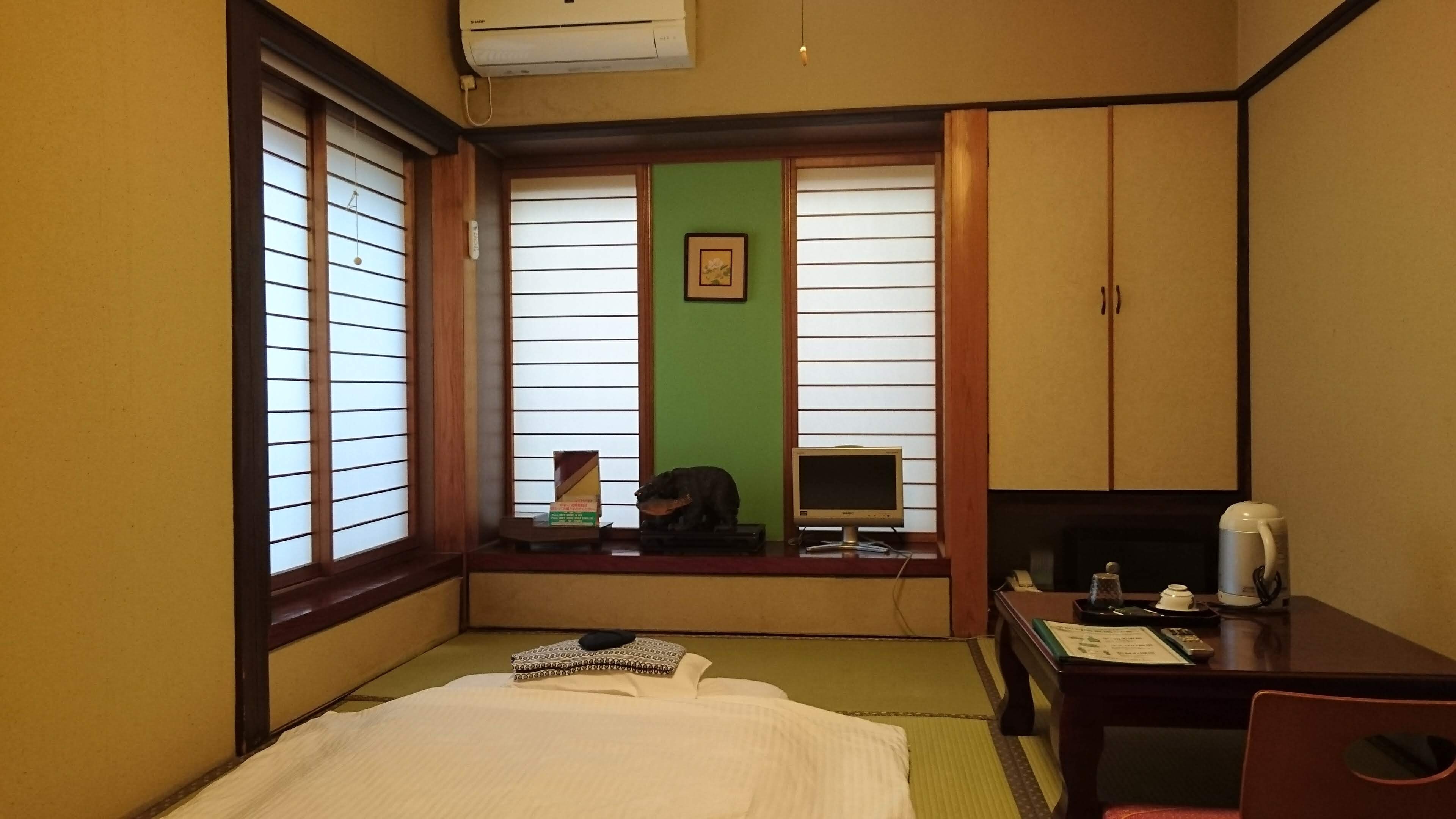 Room 8 6 tatami mats