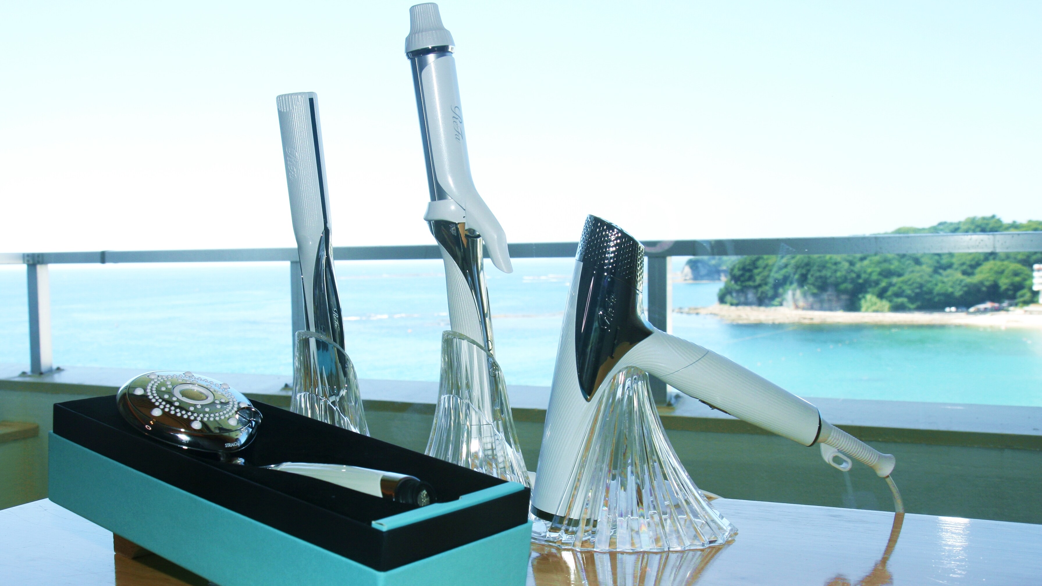 [ReFa Room] Set with ReFa items to create an extraordinary moment