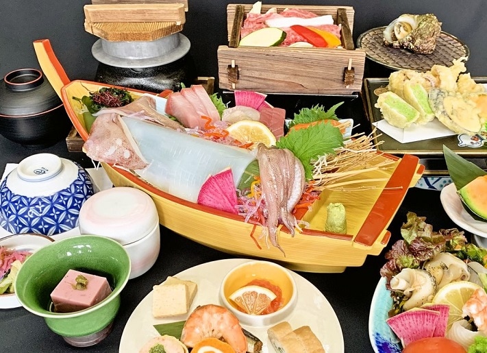 White squid and Japanese beef steamed course meal