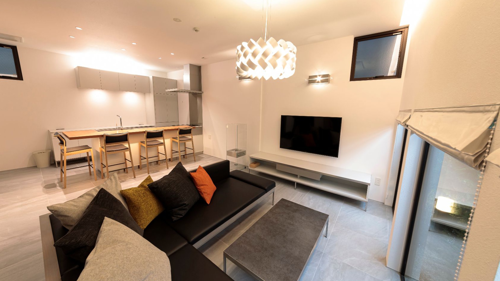 Room 108 / Luce