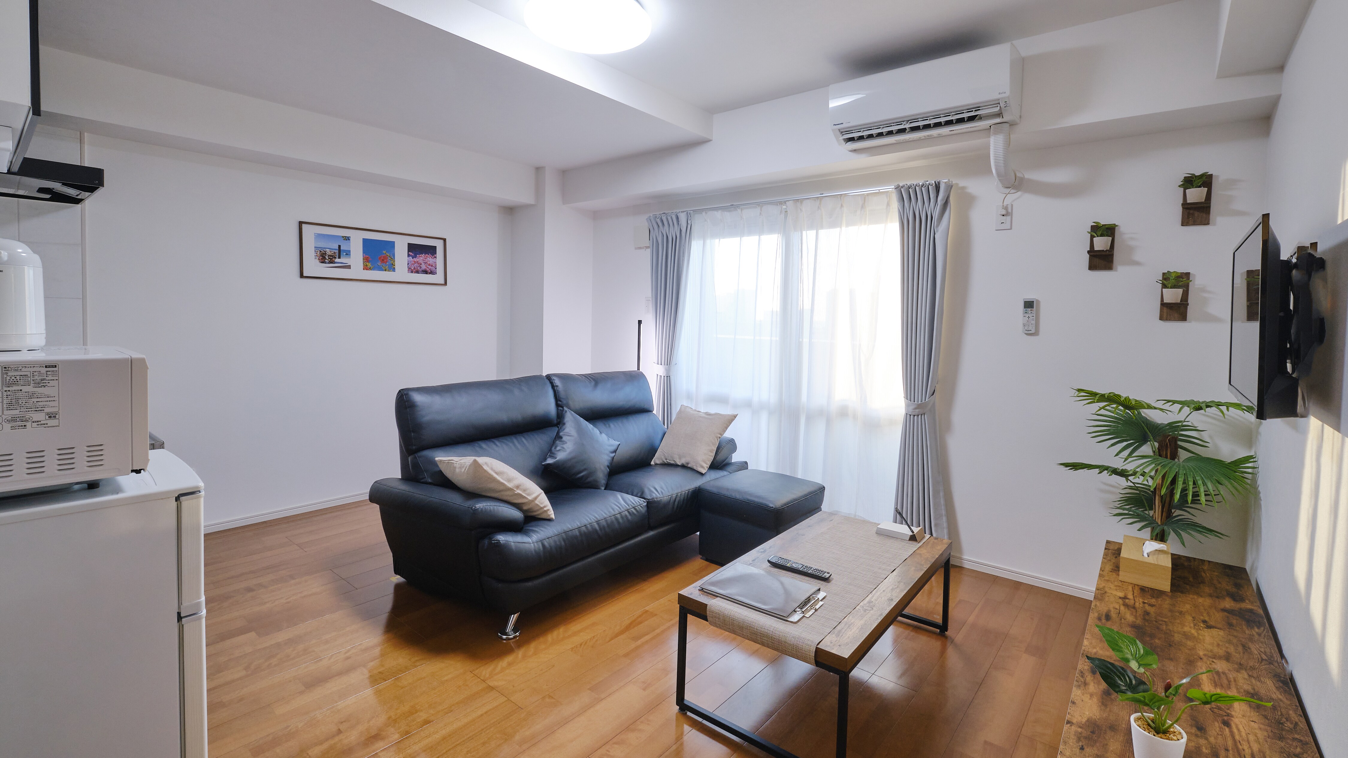 1 double bedroom: living room