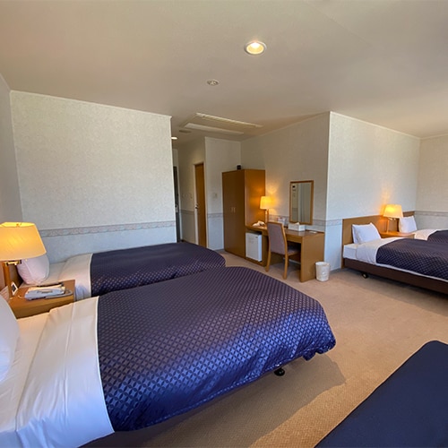 [4 bedrooms]