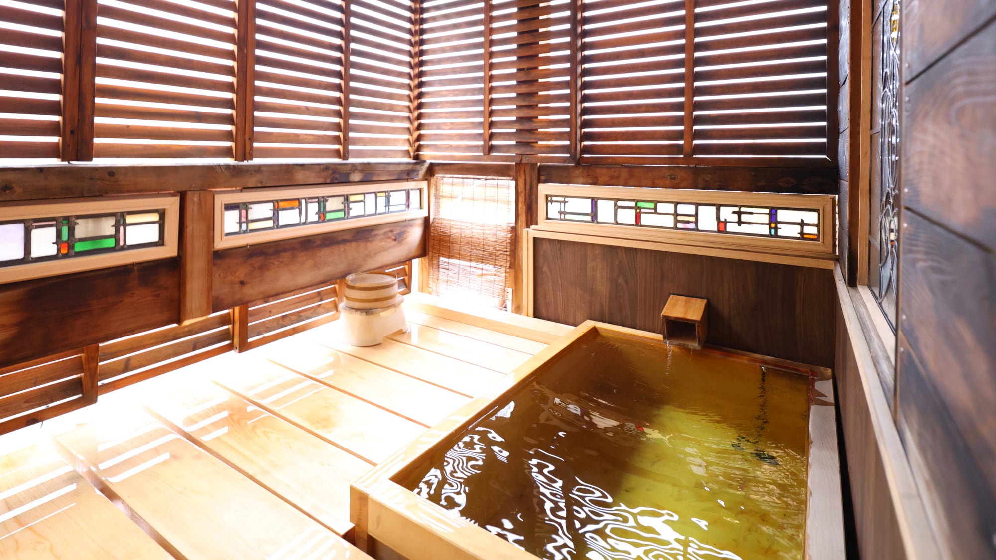 [8 tatami mats] Open-air bath in guest room with open-air bath