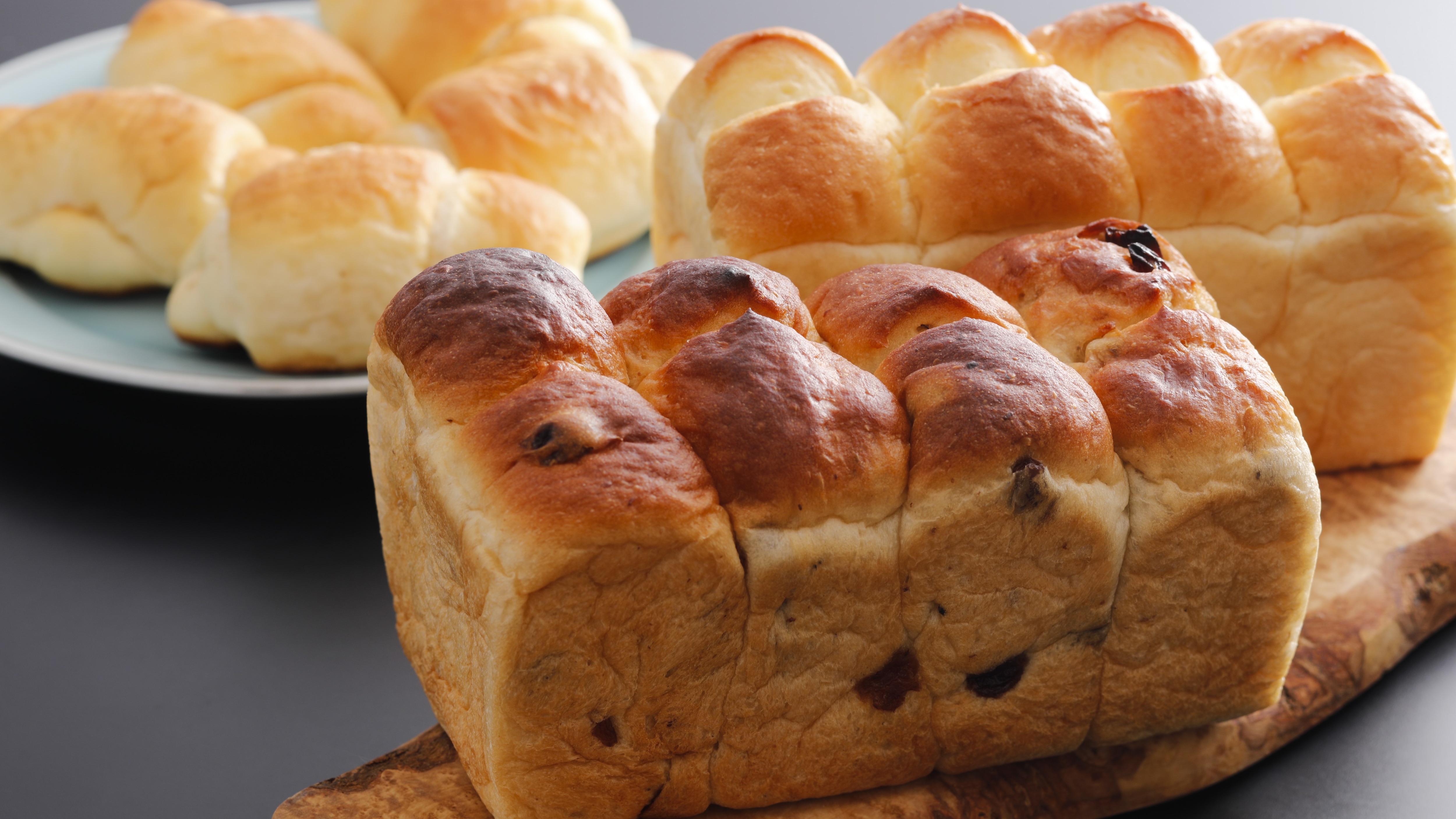 [Breakfast] “Mochimochi bread” baked with Pango Tango and “salt bread” made with Kotohiki salt