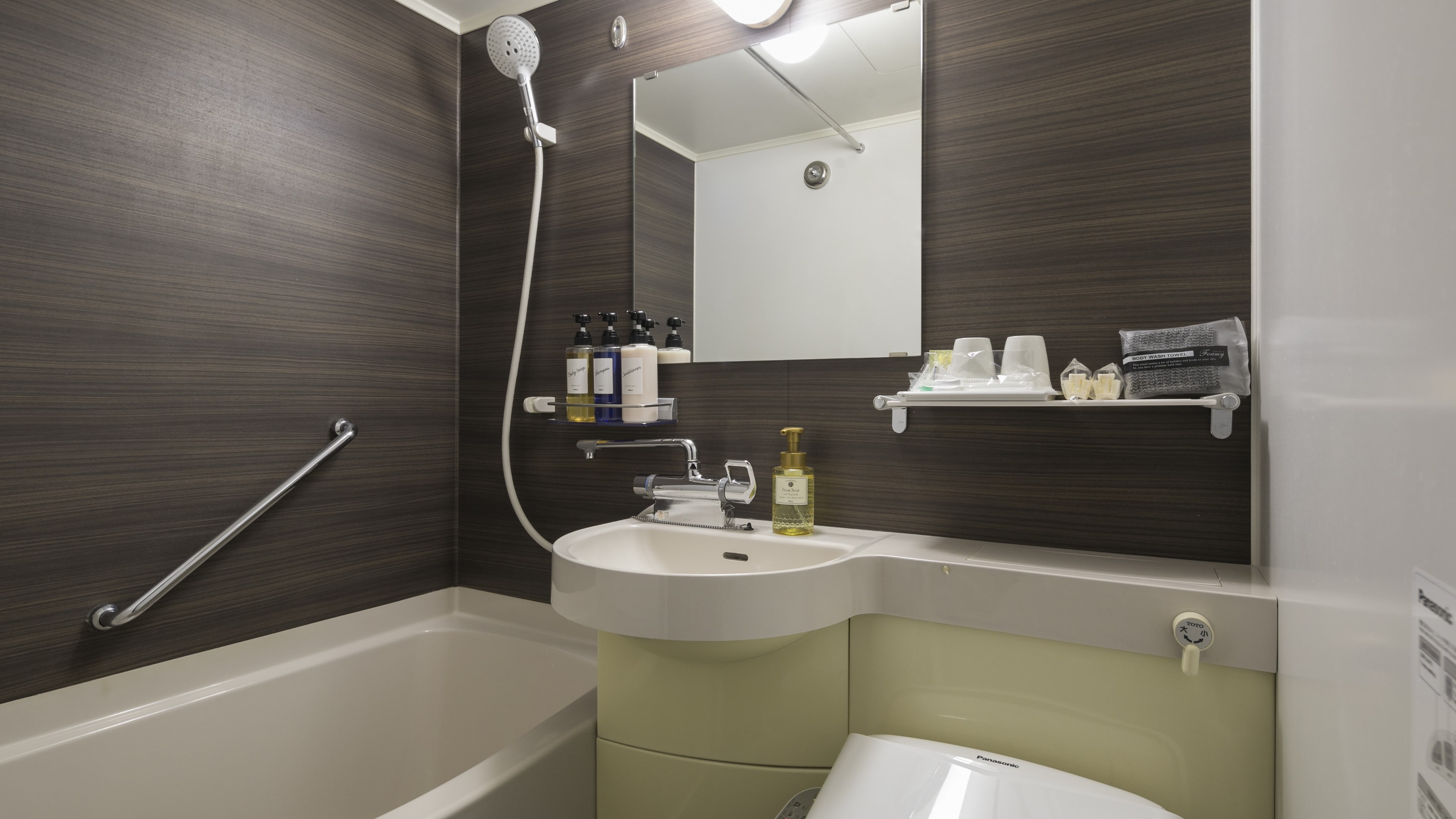 <Kamar tamu> Kamar mandi unit diperbarui pada tahun 2018.