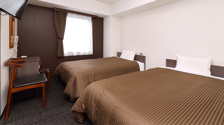 Twin room [2 120cm wide beds]