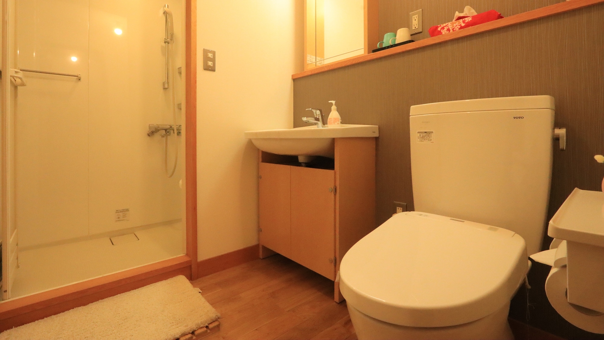 [Main building] Toilet, washroom, shower room