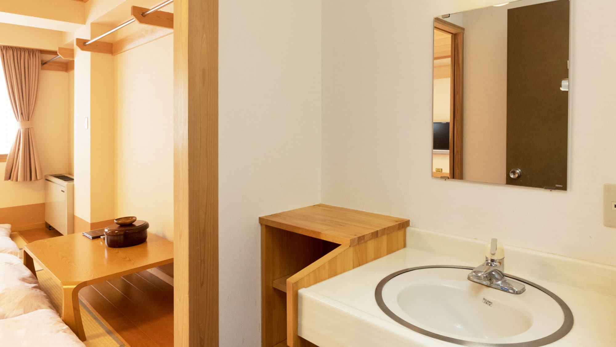 ・【13帖日式房間範例】早晨，在自己舒適的家中做好準備！房間裡有洗臉盆。