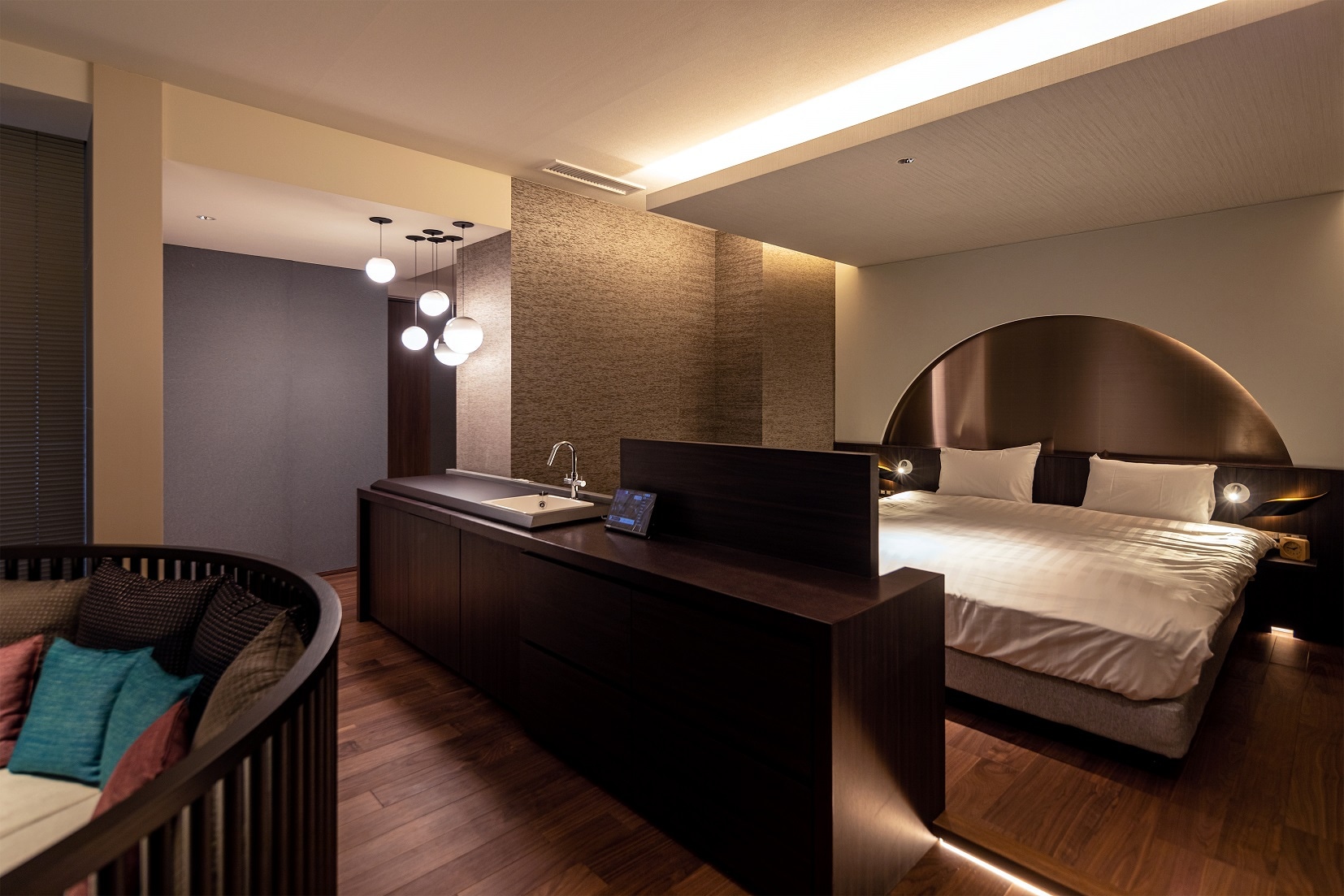 [King Bedroom]
