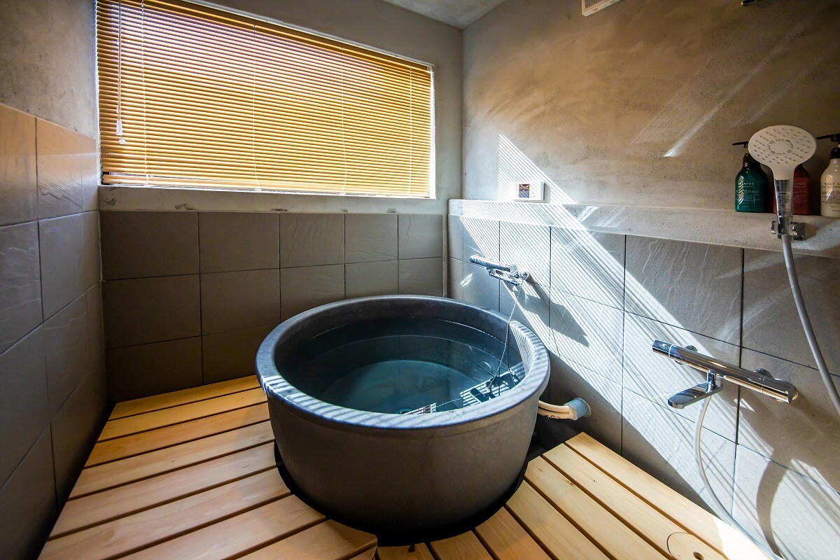 Shigaraki ware bath SUNSET