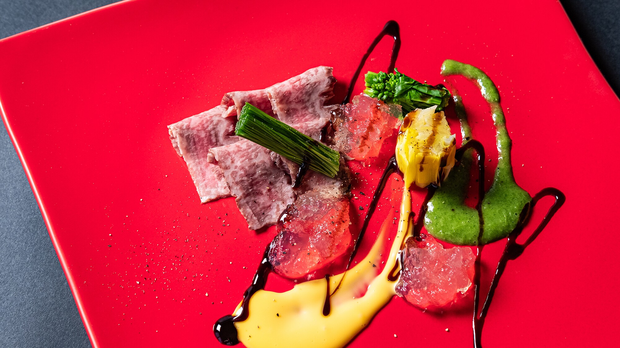 Original kaiseki cuisine carefully prepared using the seasonal flavors of the mountains and seas