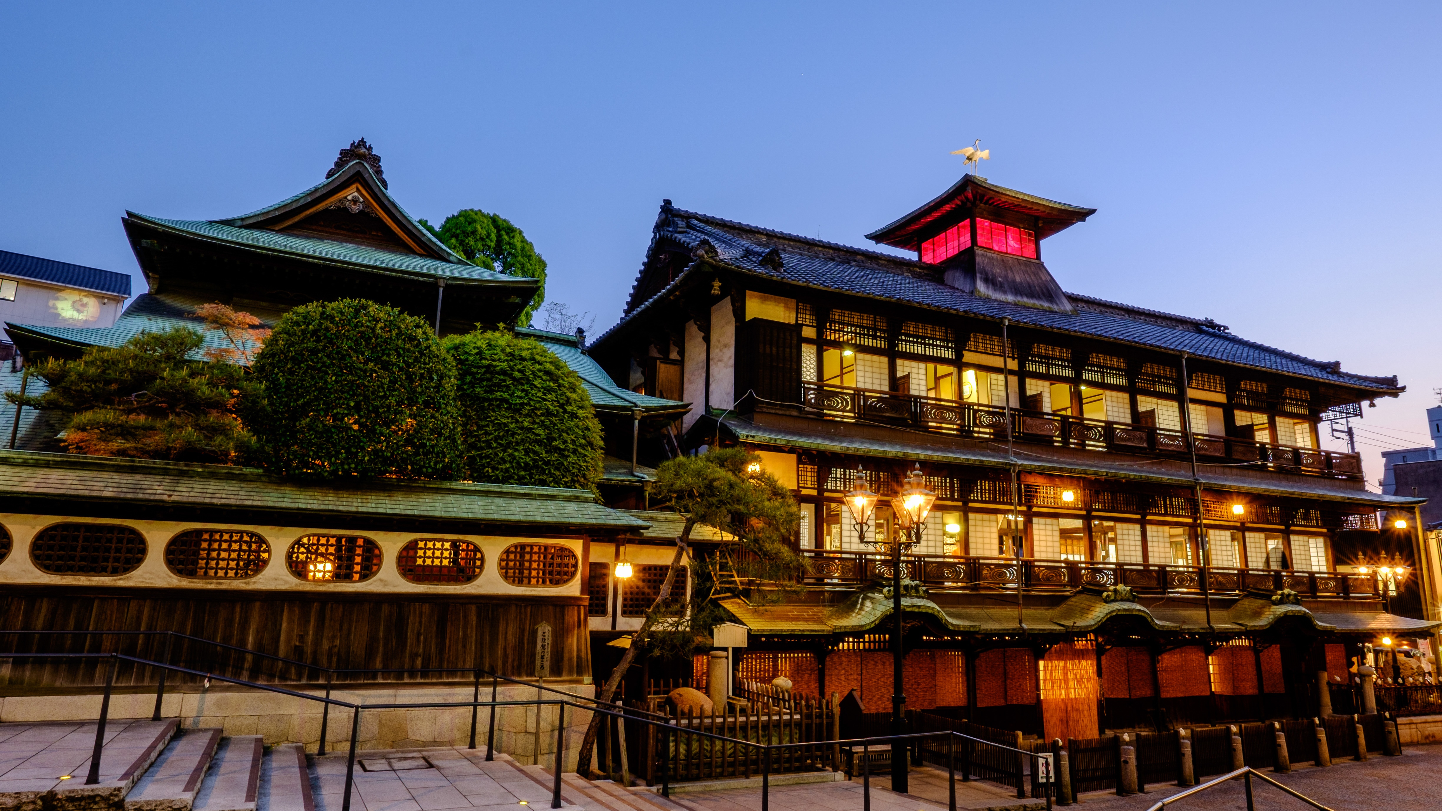 [地區/觀光] 道後溫泉本館 從酒店步行約15分鐘，搭乘市內電車約需15分鐘。