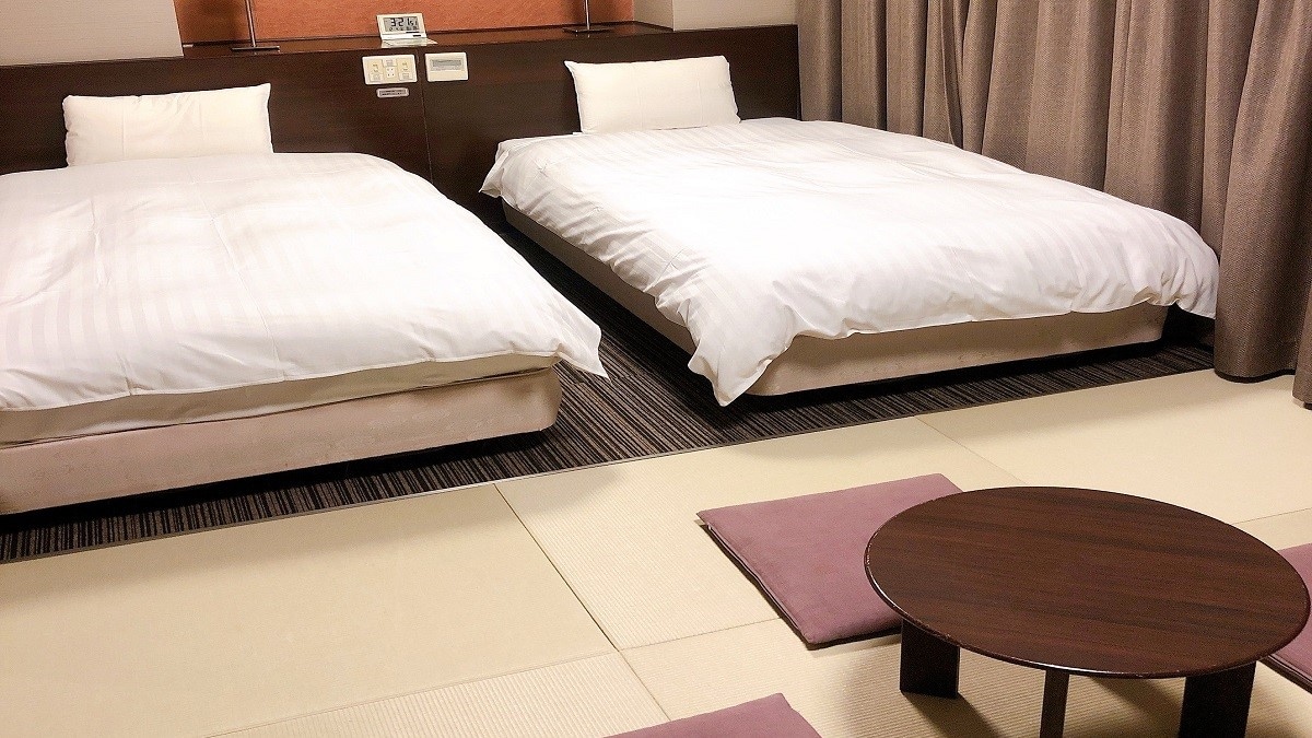 ■ Japanese and Western rooms 27.5 square meters (bed width 110 cm & times; 205 cm & times; 2 units, Japanese futon & times; 2 sets) ■