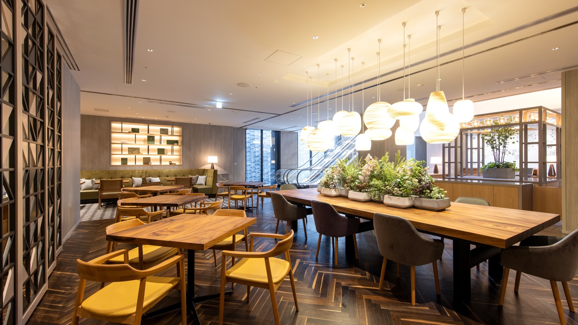 Restaurant / lounge