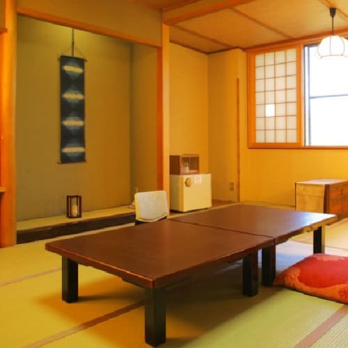"Moegi" is popular for its compact size and is a Japanese-style room with an area of 8 tatami mats.