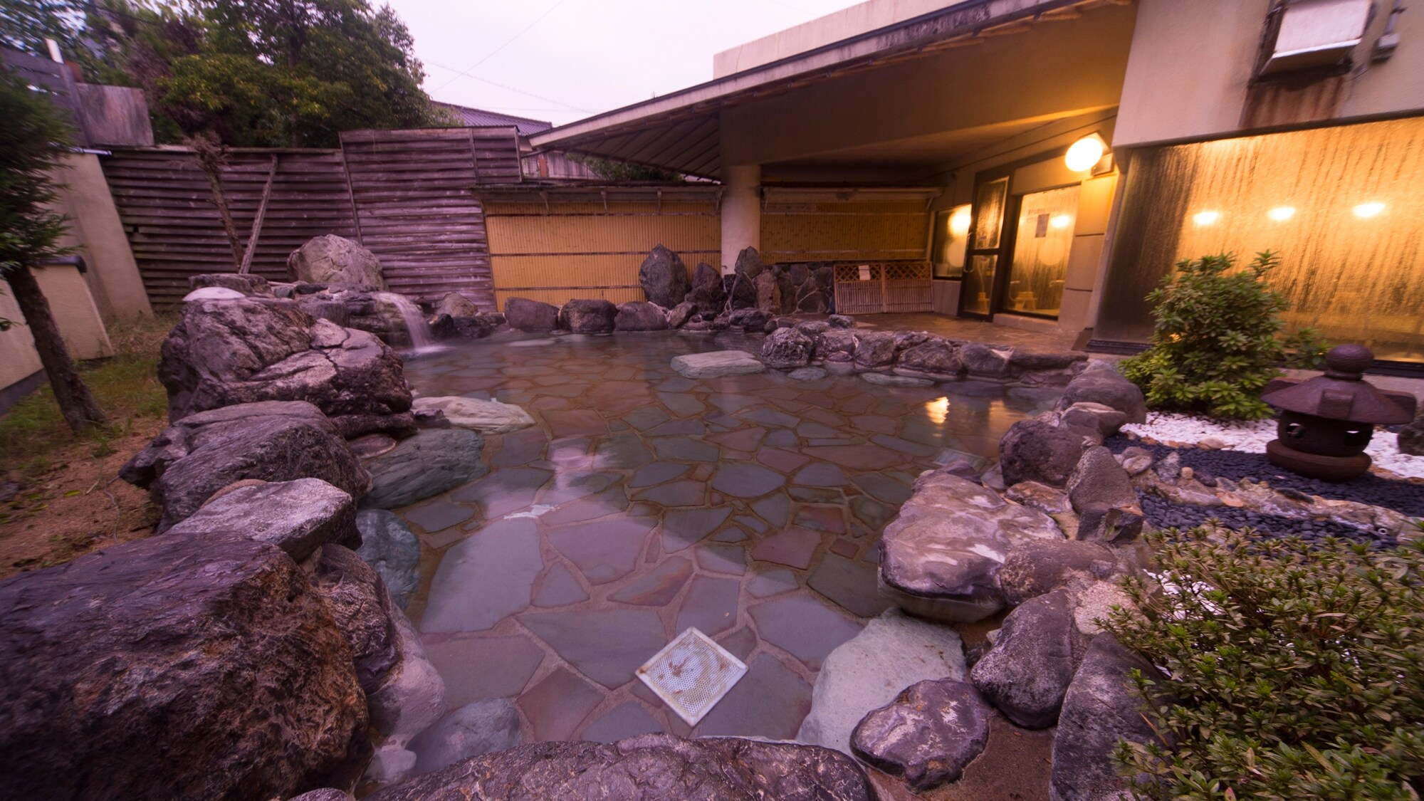 Open-air bath ■