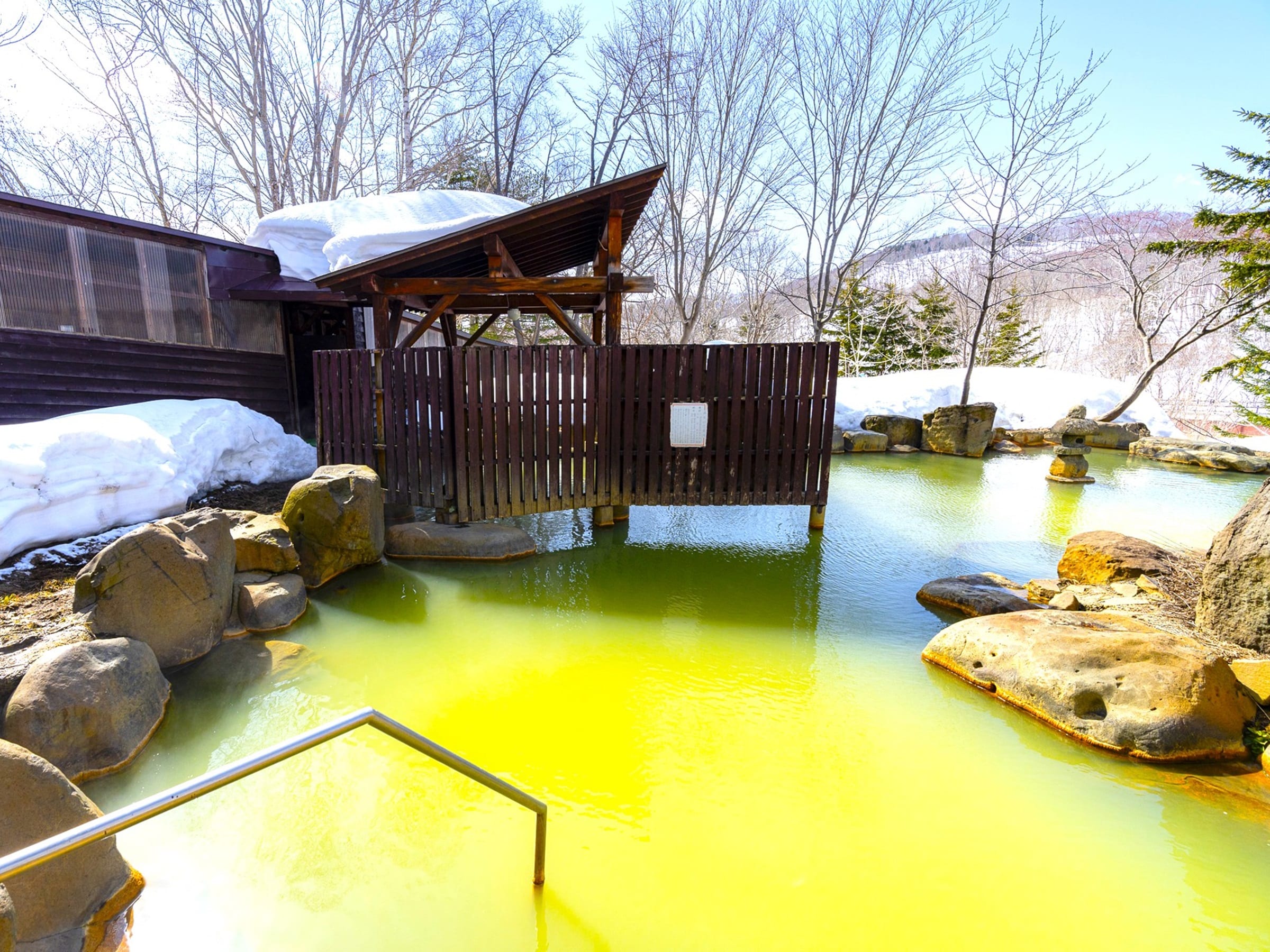 Garden open-air bath