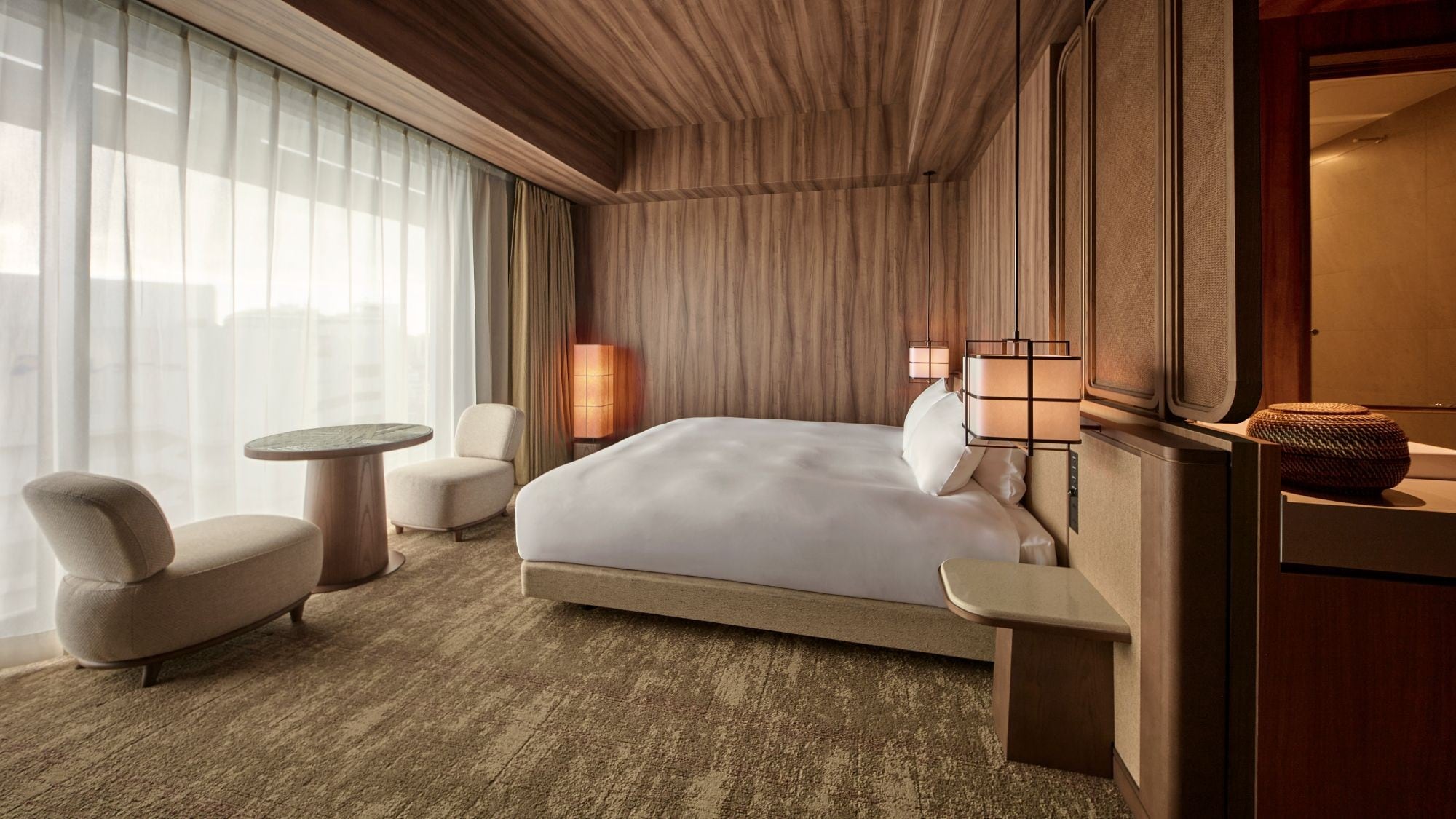 Superior King Room Image