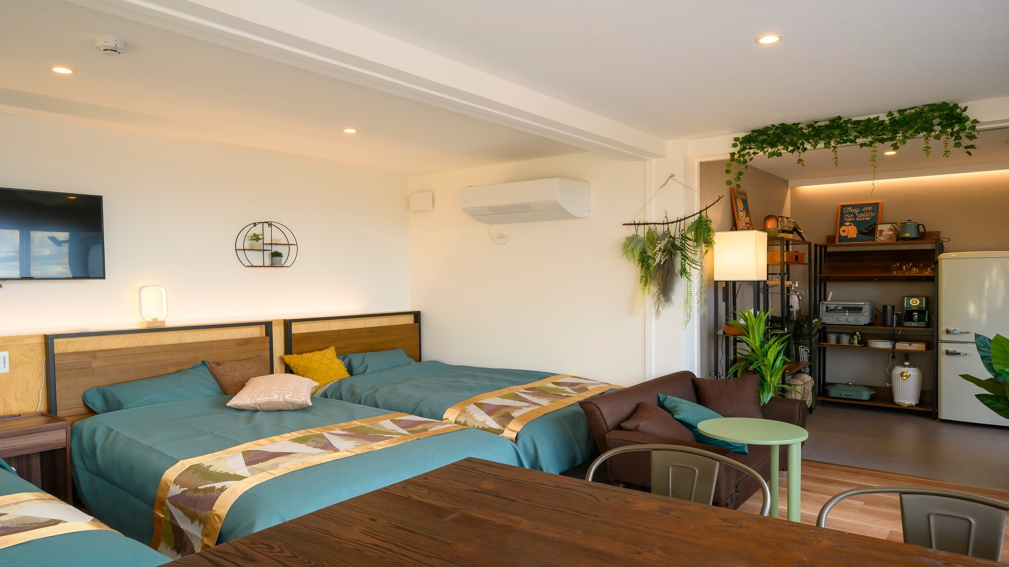 "Midori" is a room with an Asian feel incorporating vintage touches.