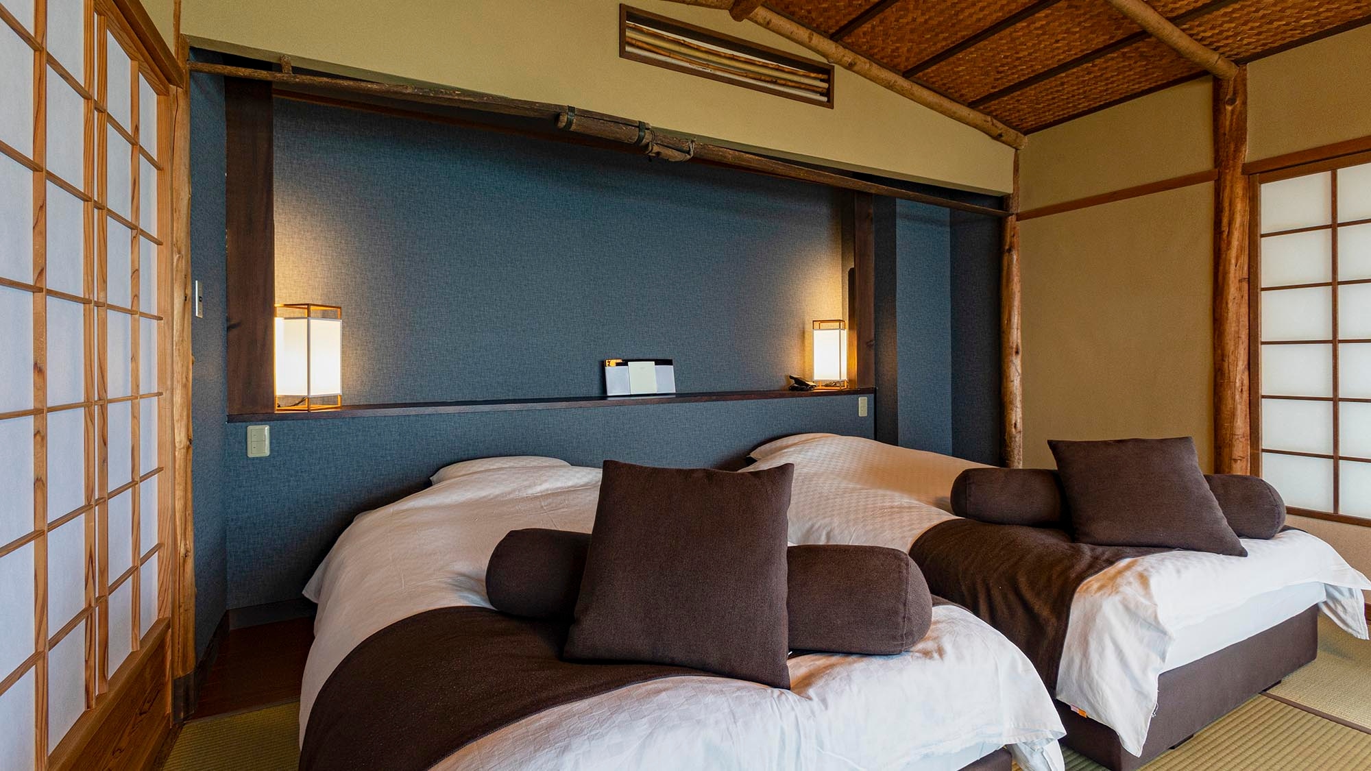 [Guest Rooms] Japanese-style room at the bow - Oceanfront Captain's Cabin - [Example]