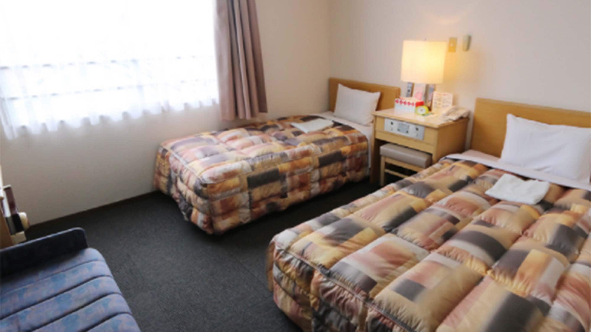 ・ Twin rooms All rooms are equipped with amenities such as towels and tea sets.