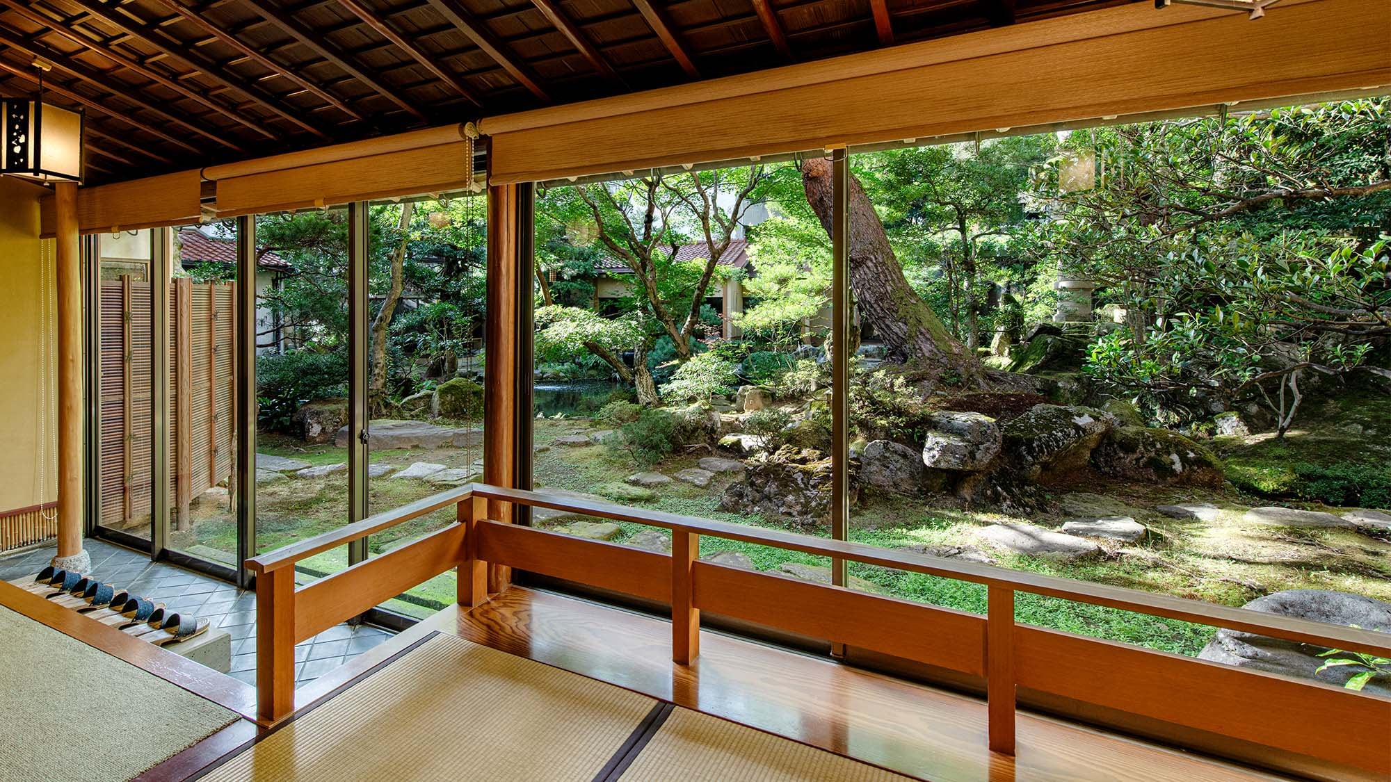 With a semi-open-air bath with natural hot spring water [New Year Hall/Japanese/Western special room/Asaga]
