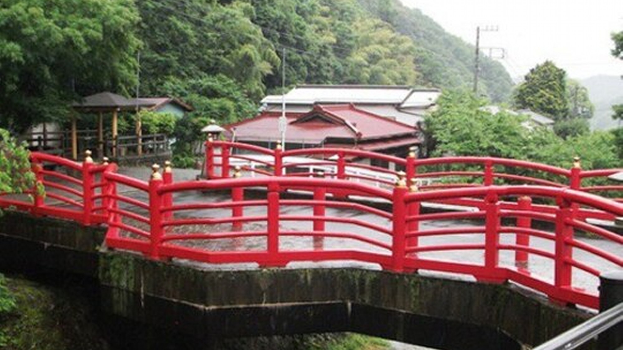 Atago Bridge in front of the hotel