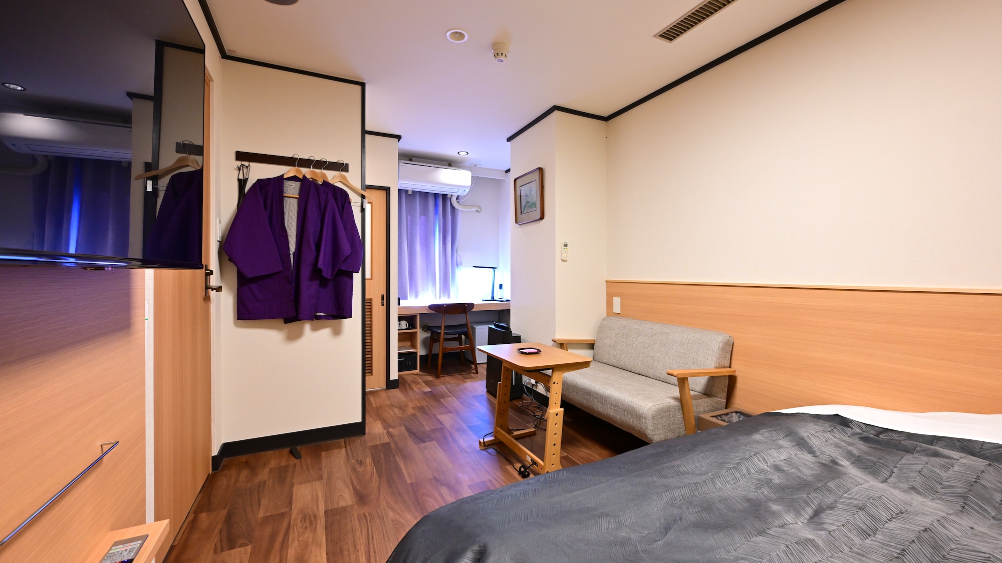 Ukifune Western-style room semi-double. Meals will be prepared in the dining room.