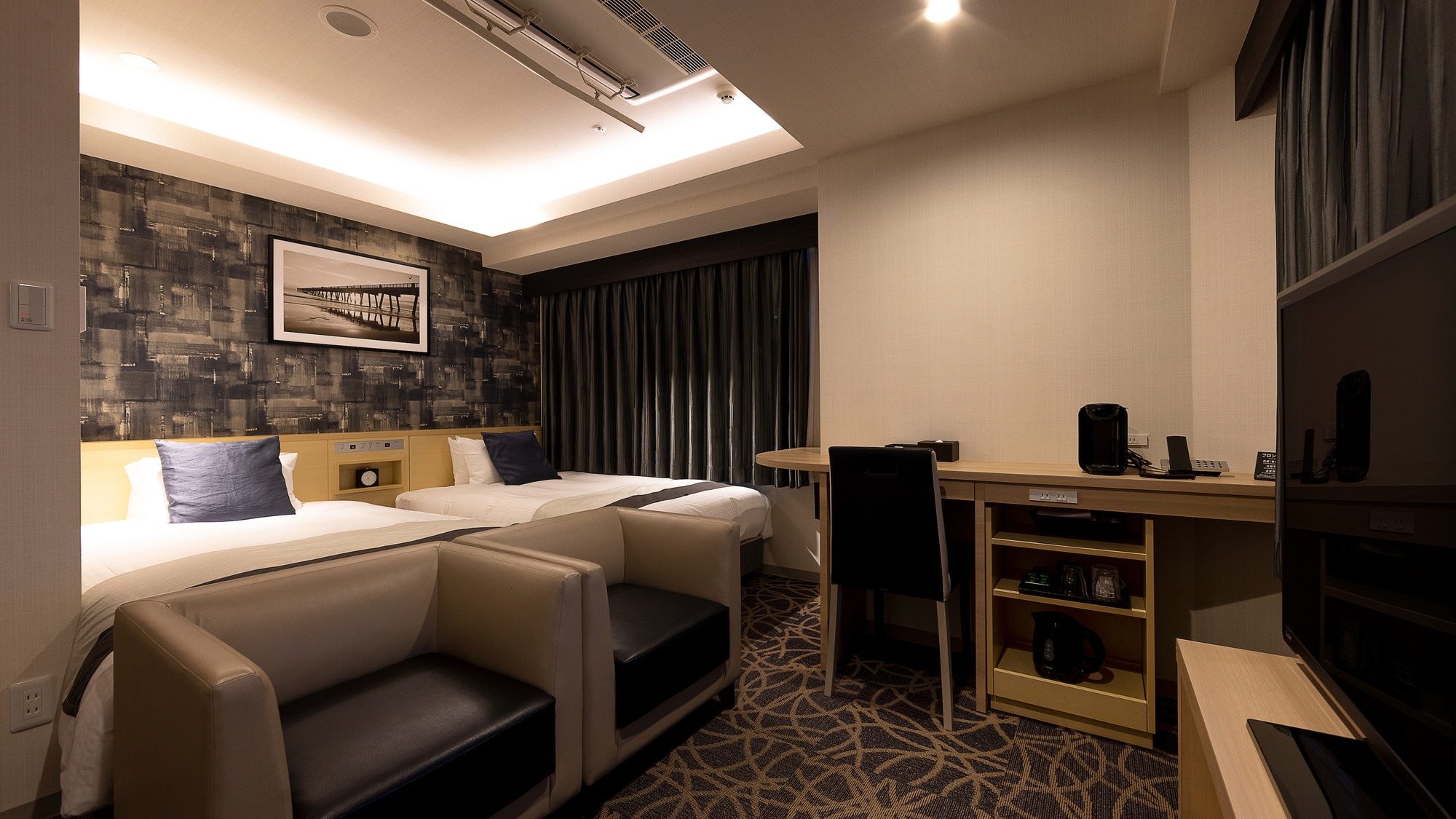 豪华双床房 *每位成人最多可携带 1 名儿童使用同一张床。