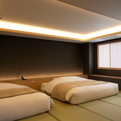 [Room "Matsukaze" (120 square meters) with hot spring and reclining bath on the city side]
