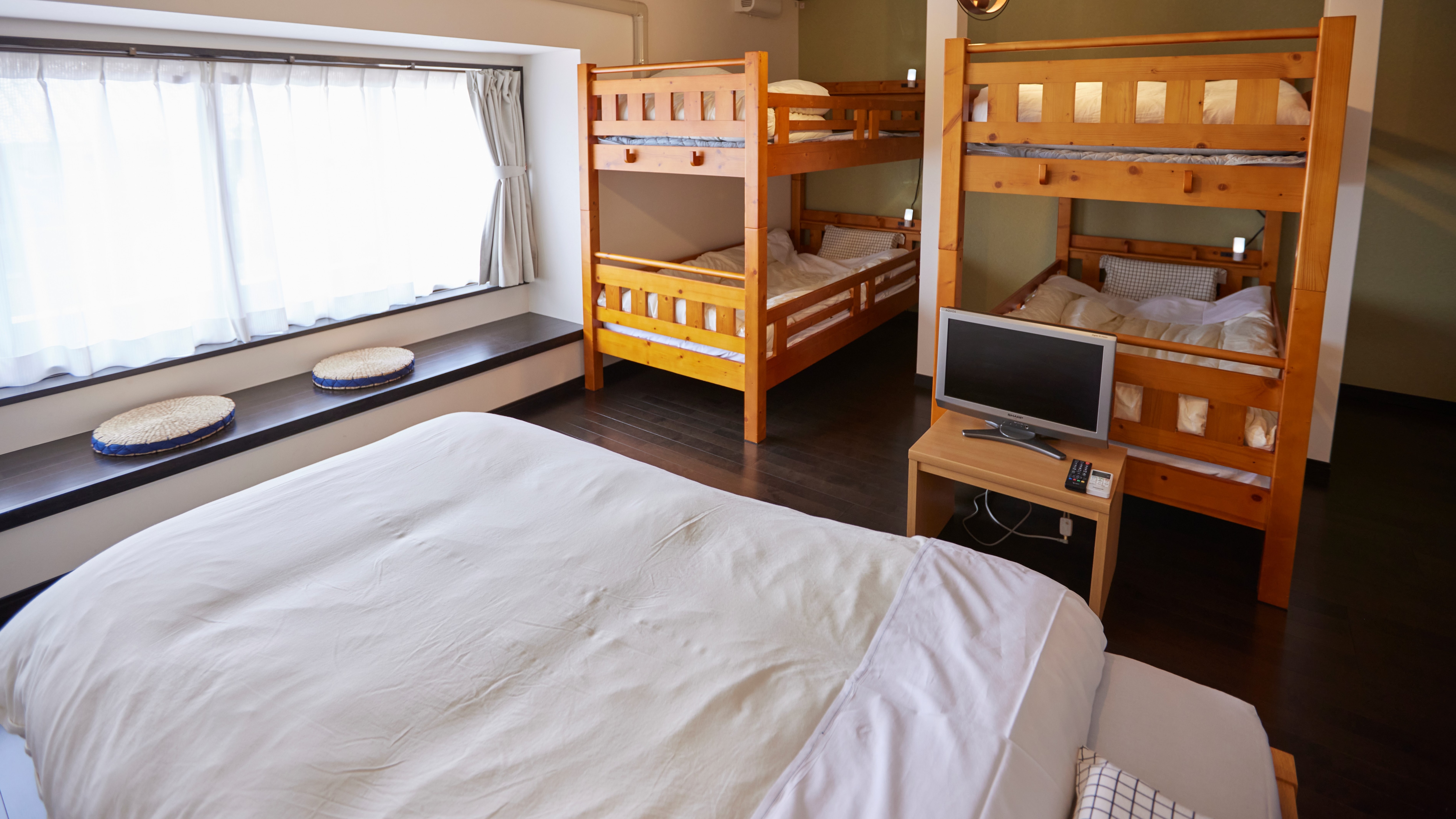 Family and group rooms