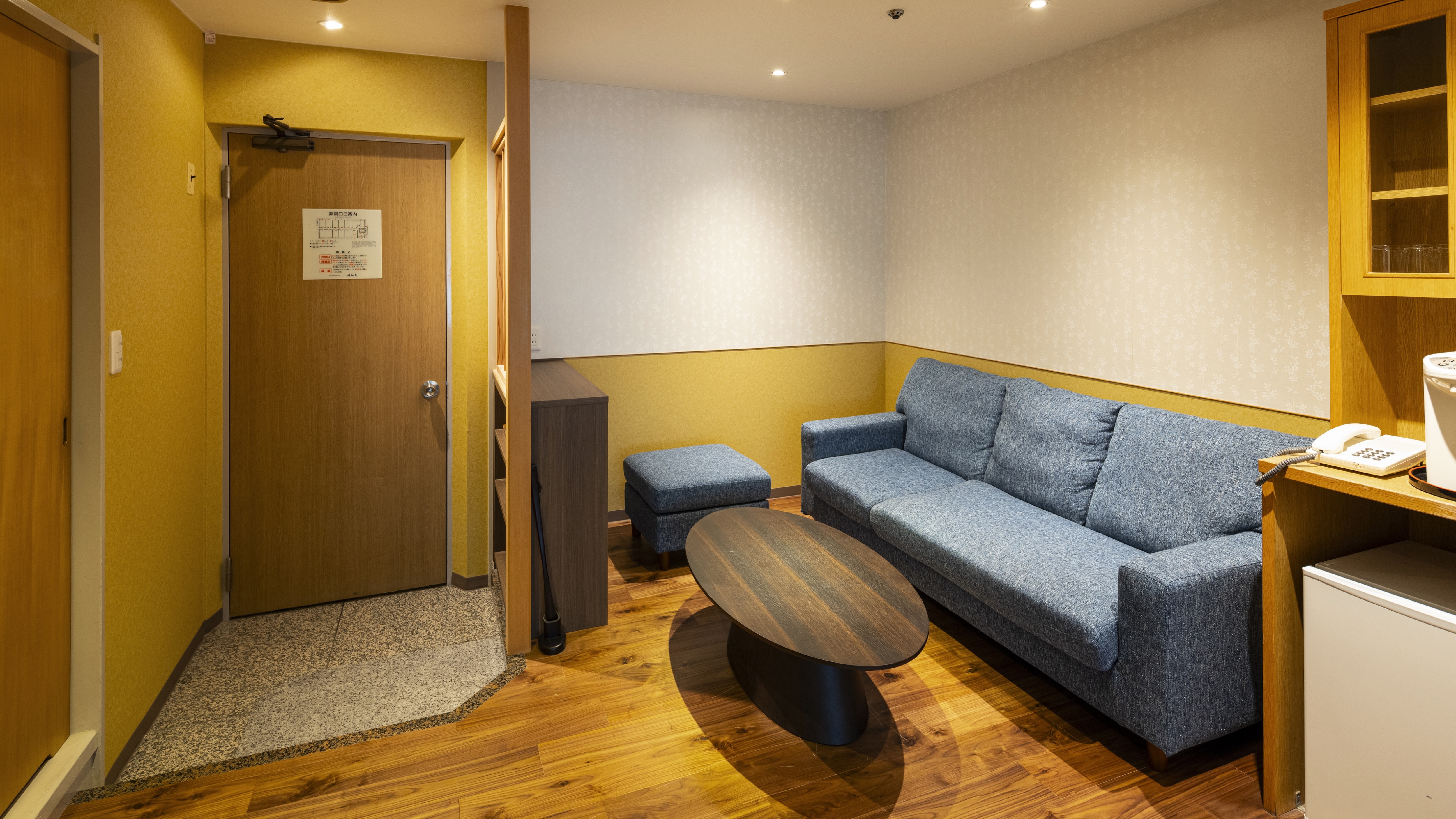 Upper floor guest rooms: Japanese-style rooms