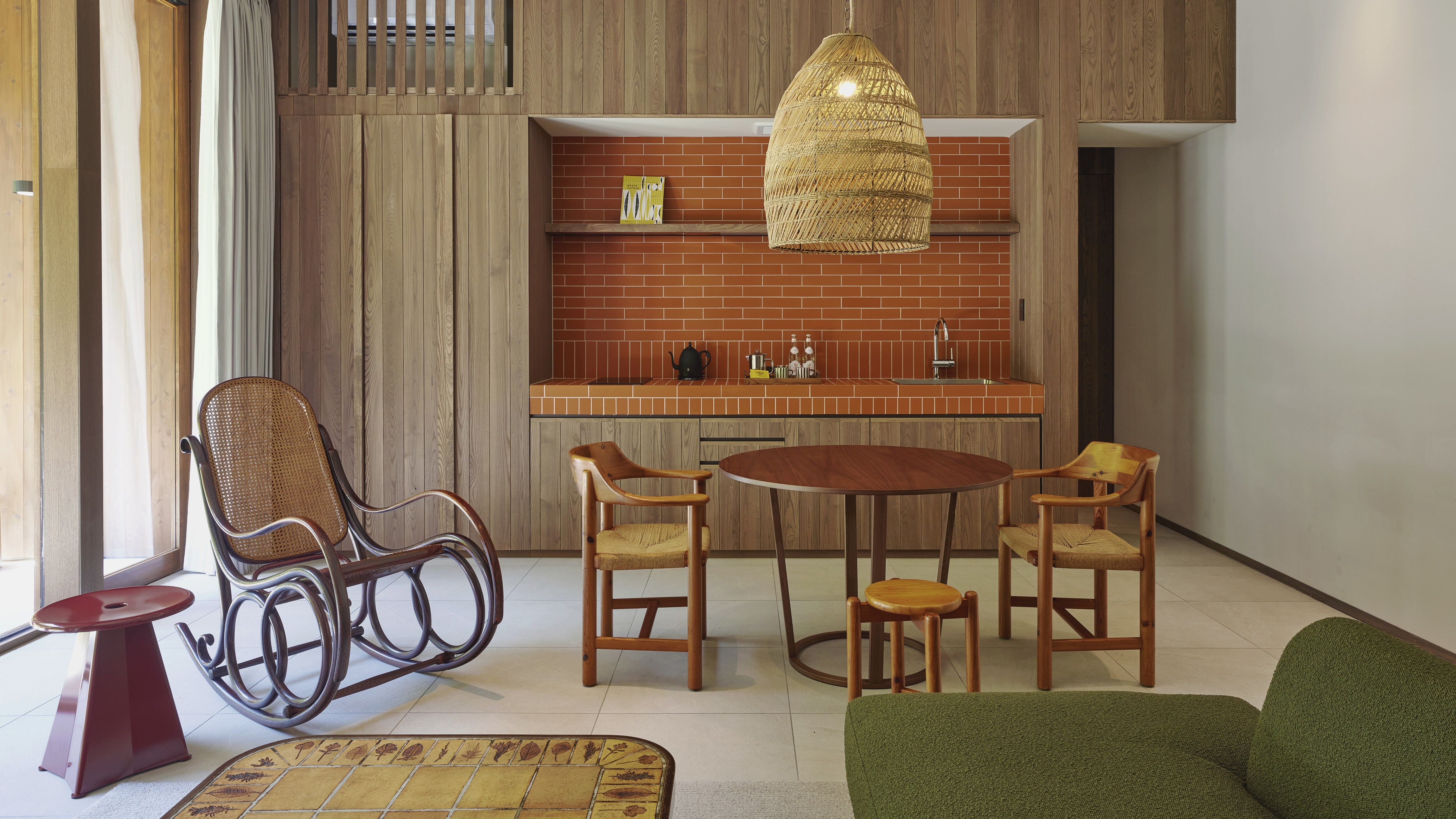 [102] Dog Room: A room with an open atmosphere and modern design