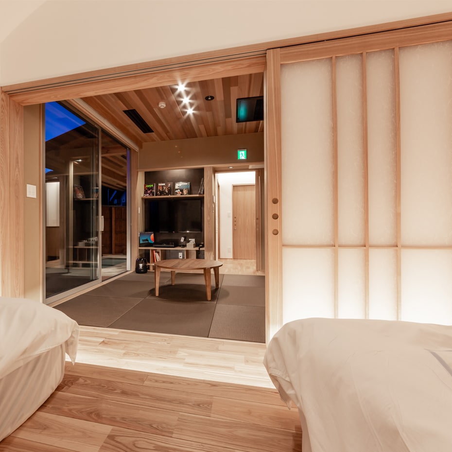 ห้องพักแขกแยกพร้อมอ่างอาบน้ำกลางแจ้ง / ซากุระ