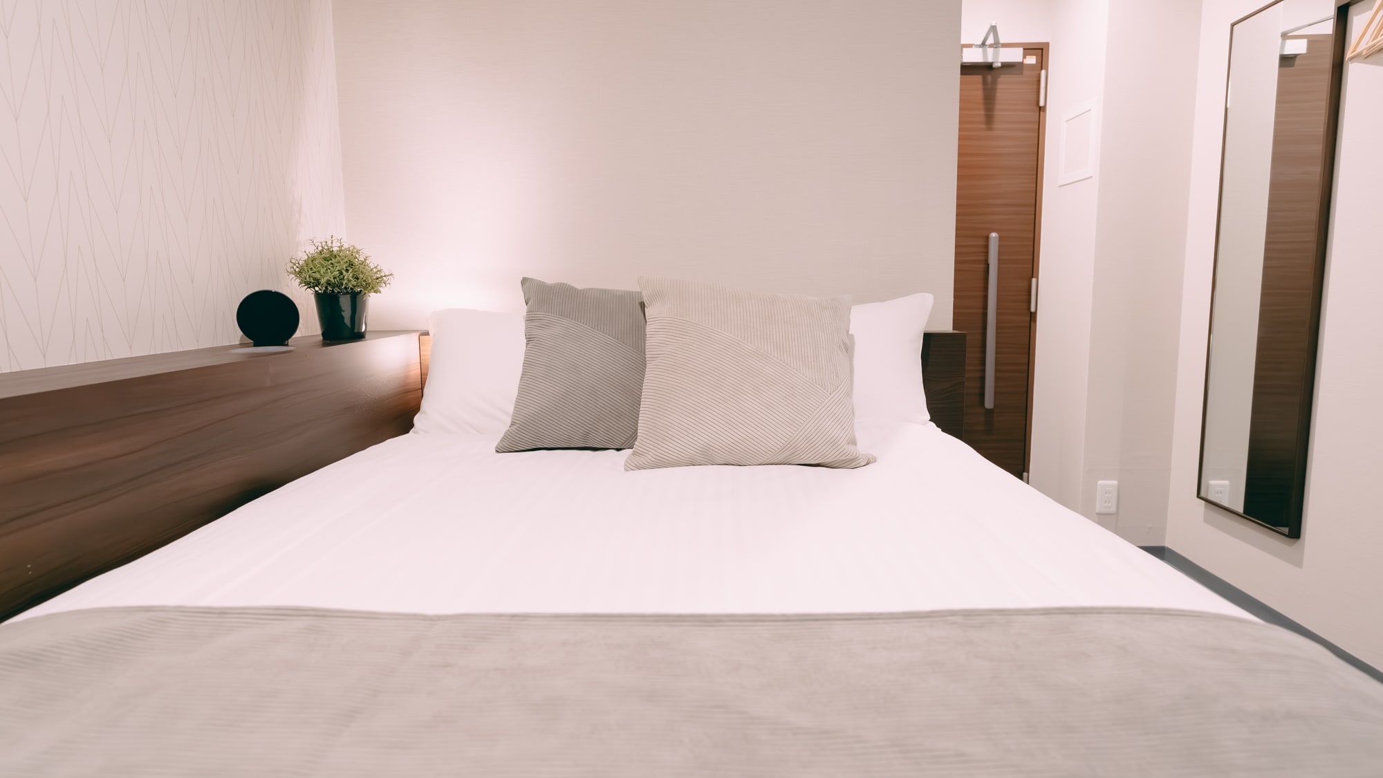 Semi-double room
